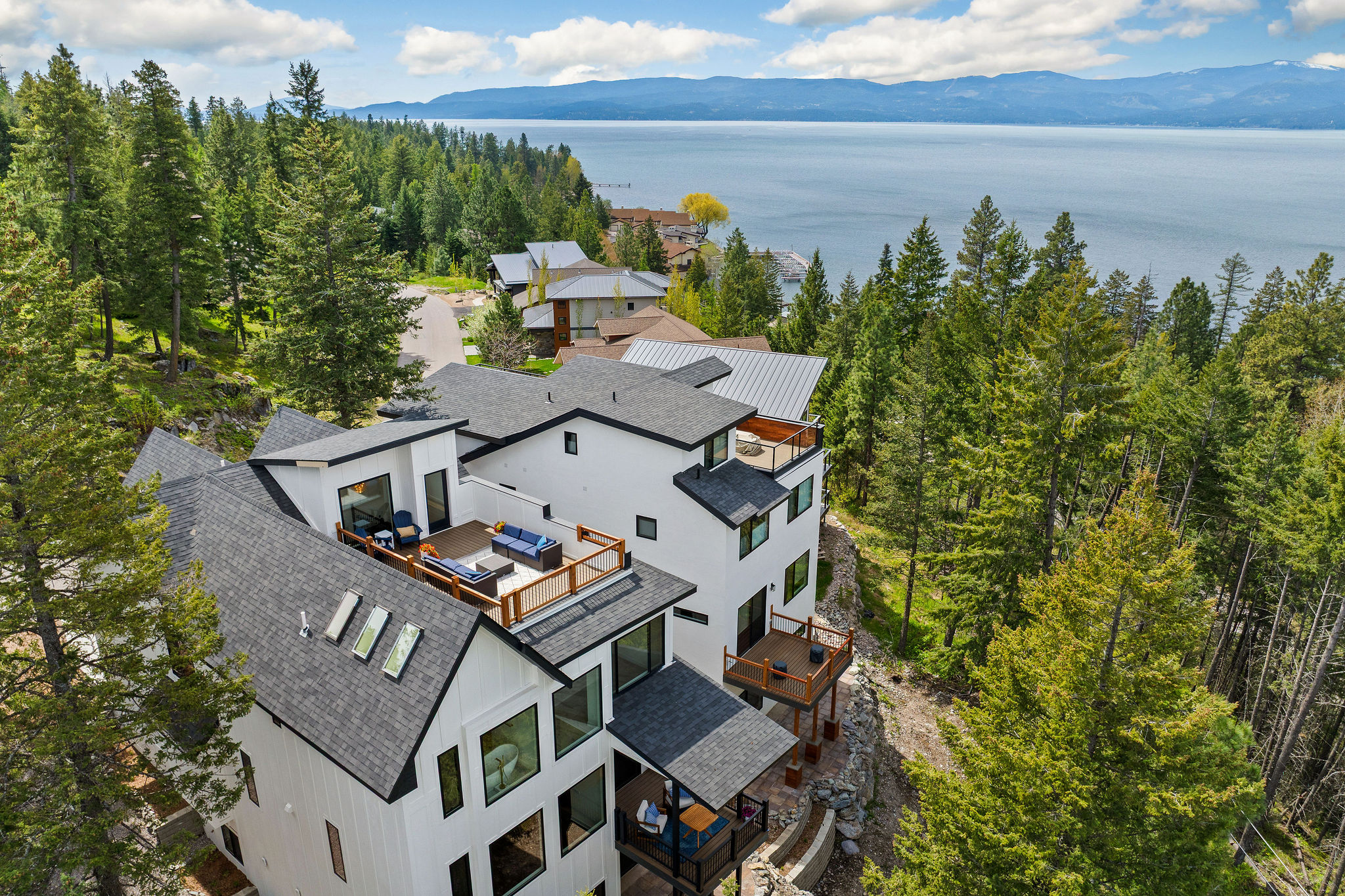  215 Whisper Ridge Drive - 物件實景