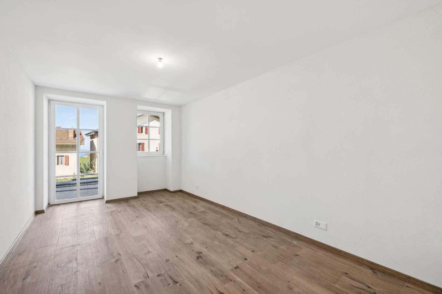  Charming, renovated 2.5-room apartment with a private garden – Brent / Montreux - 物件實景