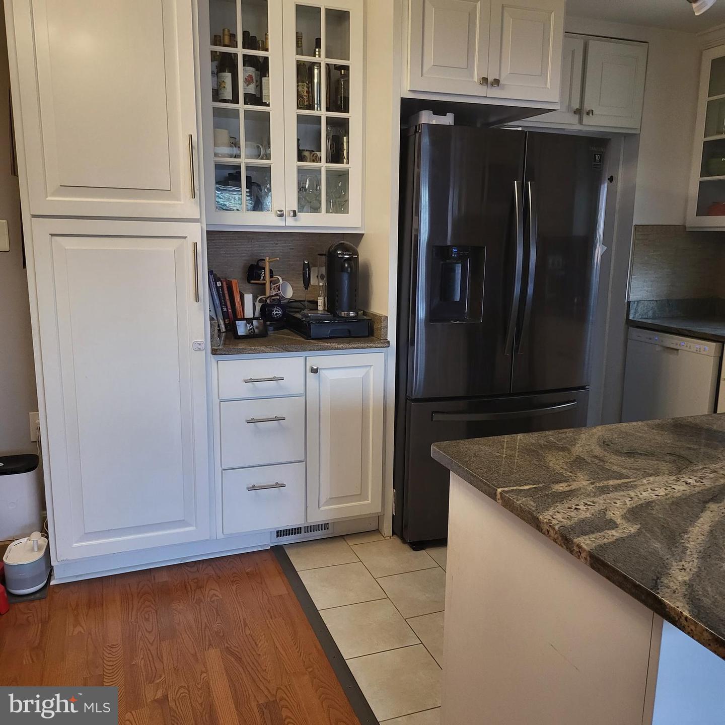 Alexandria, Virginia, 22305, United States, 2 Bedrooms Bedrooms, ,1 BathroomBathrooms,Residential,For Sale,1927312