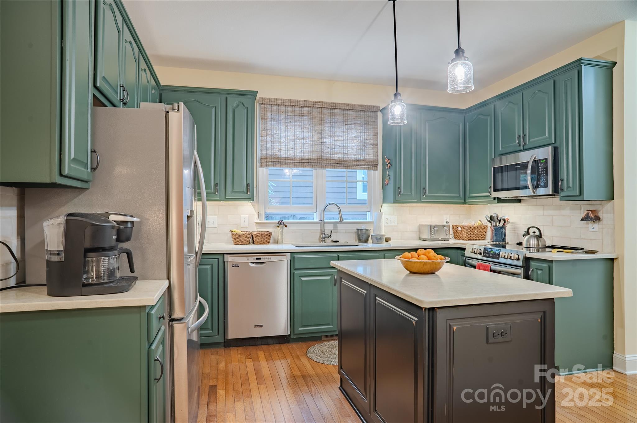 Flat Rock, North Carolina, 28731, United States, 4 Bedrooms Bedrooms, ,3 BathroomsBathrooms,Residential,For Sale,1804521