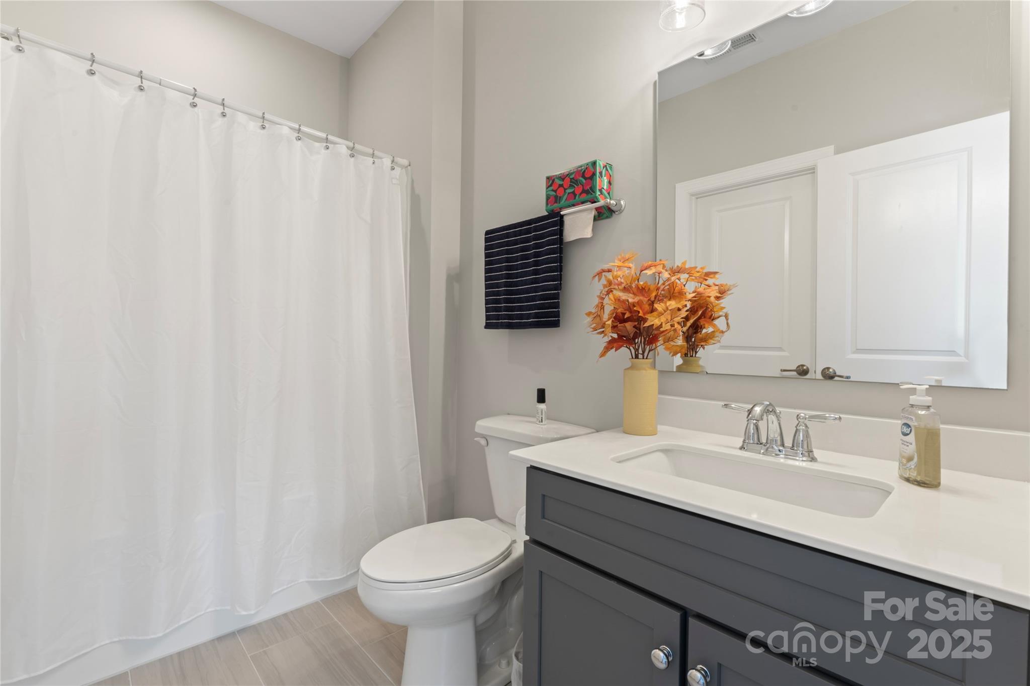 Fort Mill, South Carolina, 29707, United States, 5 Bedrooms Bedrooms, ,6 BathroomsBathrooms,Residential,For Sale,1982874