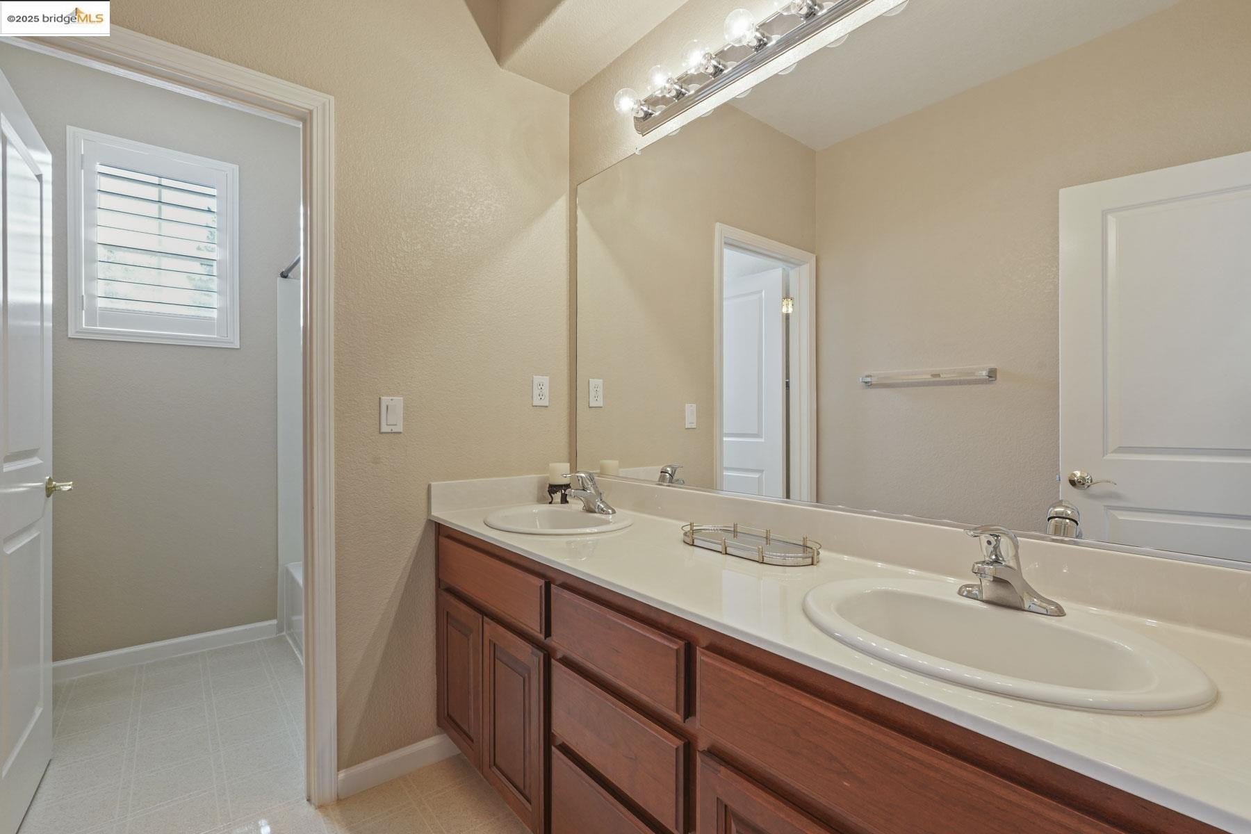 Galt, California, 95632, United States, 5 Bedrooms Bedrooms, ,3 BathroomsBathrooms,Residential,For Sale,1895195
