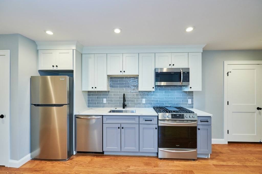 Boston, Massachusetts, 02128, United States, 2 Bedrooms Bedrooms, ,2 BathroomsBathrooms,Residential,For Sale,1868682