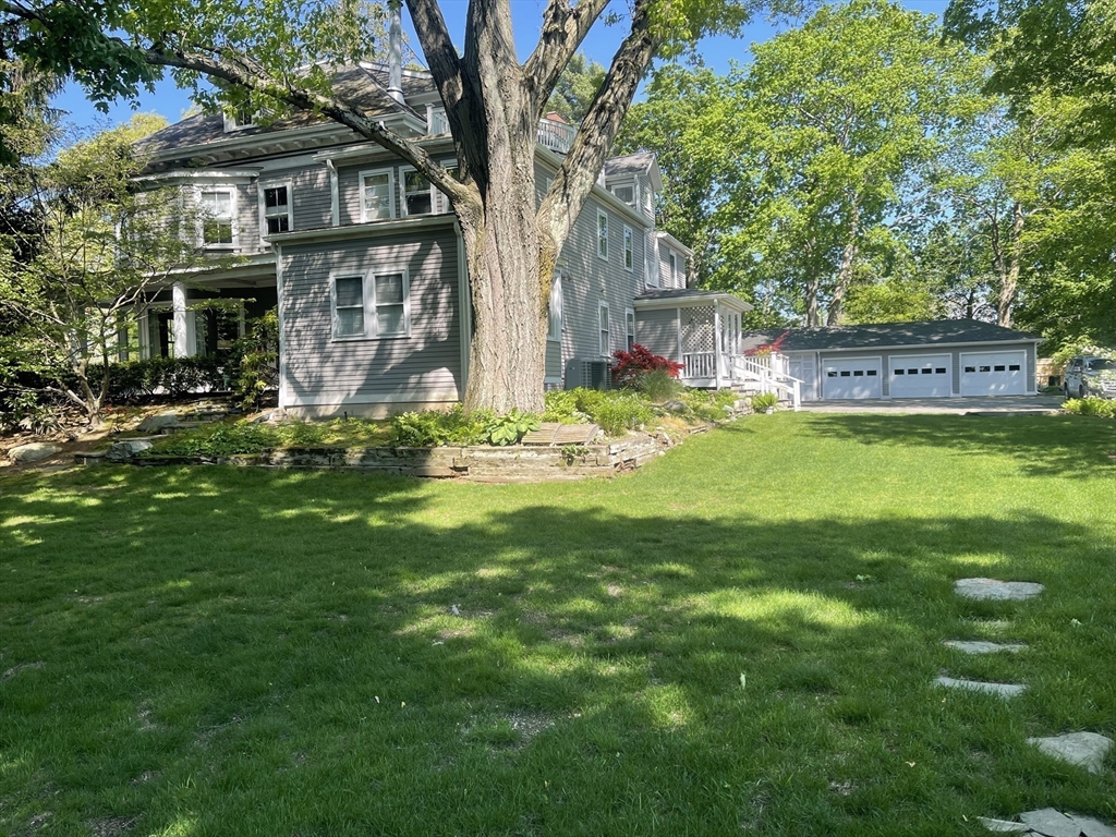 Newton, Massachusetts, 02459, United States, 2 Bedrooms Bedrooms, ,2 BathroomsBathrooms,Residential,For Sale,1817599