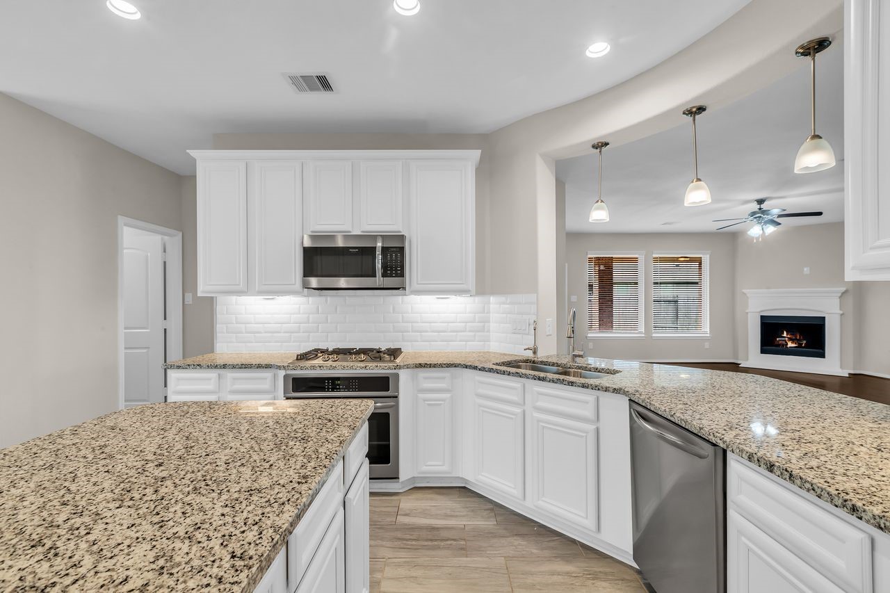 Conroe, Texas, 77384, United States, 4 Bedrooms Bedrooms, ,4 BathroomsBathrooms,Residential,For Sale,1995789