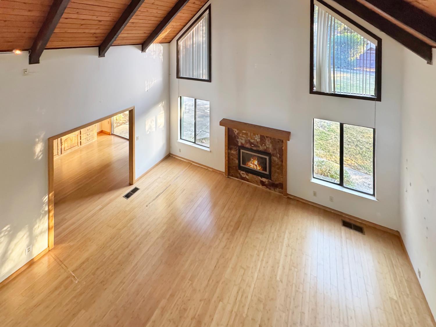 Grass Valley, California, 95949, United States, 2 Bedrooms Bedrooms, ,2 BathroomsBathrooms,Residential,For Sale,1879253