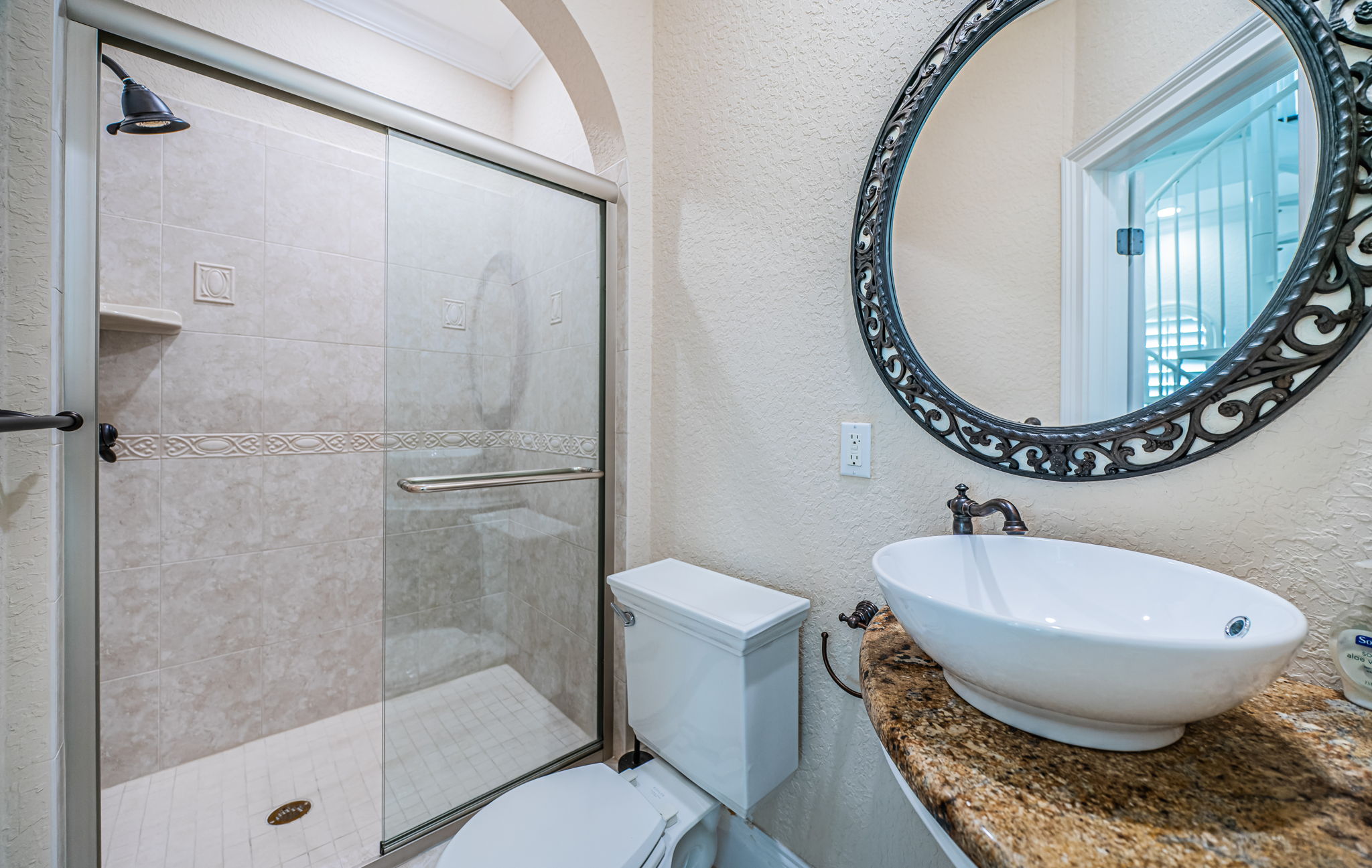 St Petersburg, Florida, 33707, United States, 4 Bedrooms Bedrooms, ,3 BathroomsBathrooms,Residential,For Sale,1992370