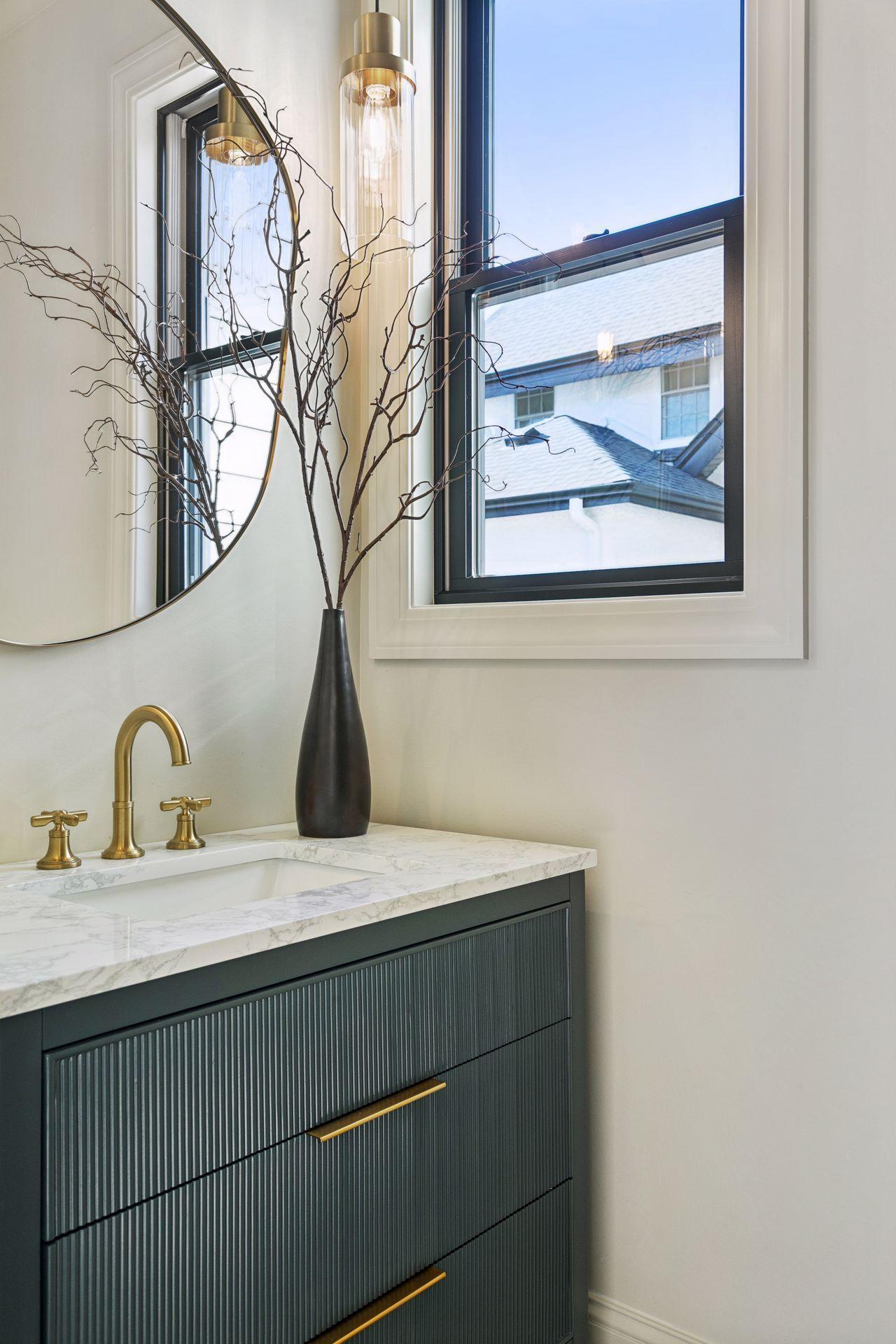 Saint Paul, Minnesota, 55105, United States, 5 Bedrooms Bedrooms, ,4 BathroomsBathrooms,Residential,For Sale,1989282