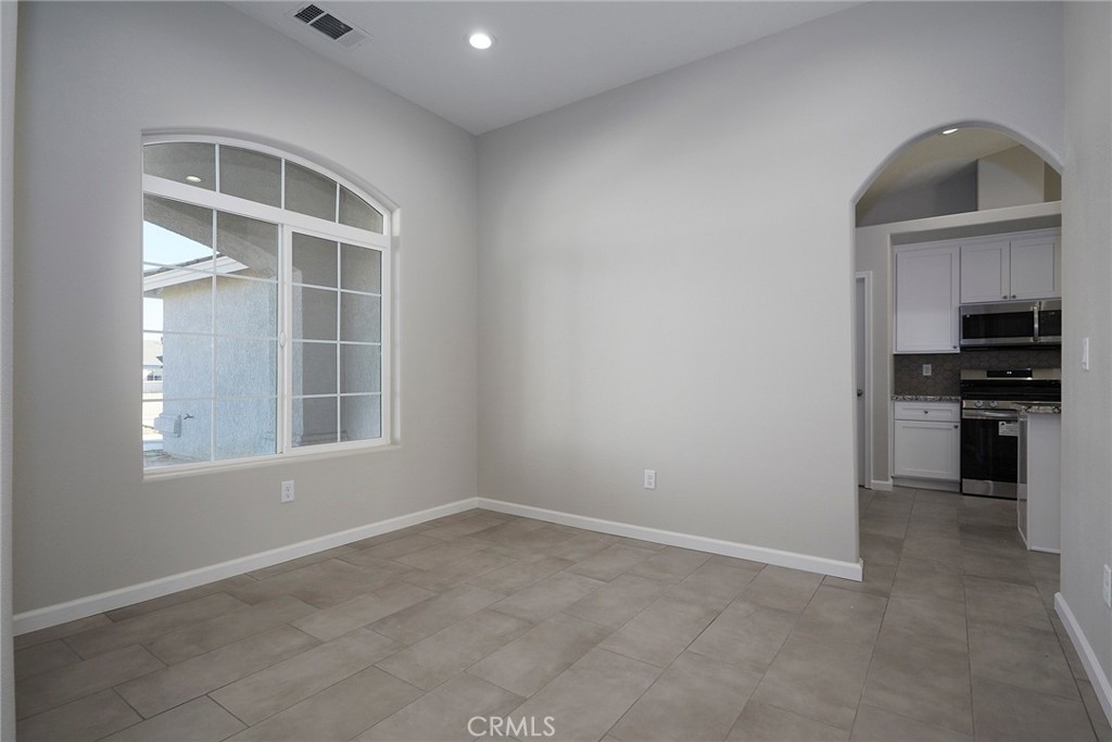 Hesperia, California, 92345, United States, 4 Bedrooms Bedrooms, ,3 BathroomsBathrooms,Residential,For Sale,1877164