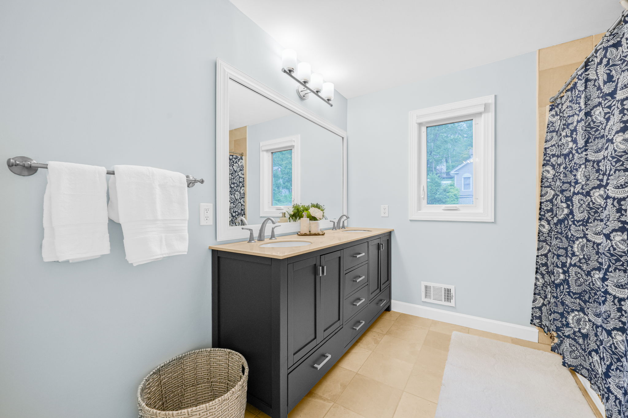 Denville Twp, New Jersey, 07834, United States, 4 Bedrooms Bedrooms, ,3 BathroomsBathrooms,Residential,For Sale,1928892