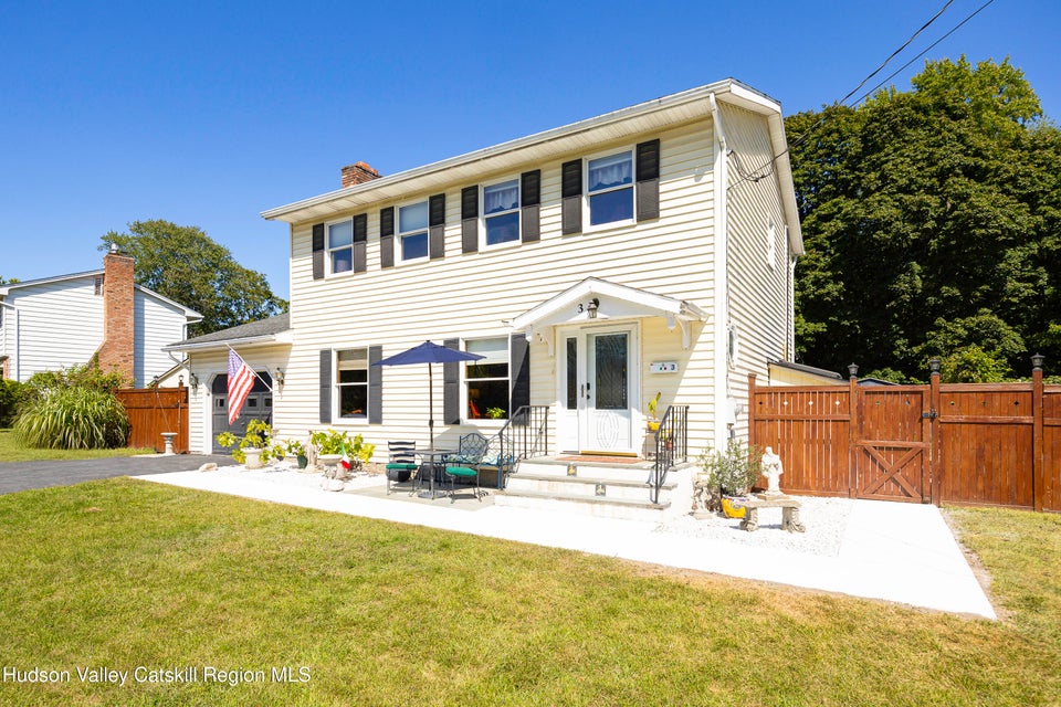 Saugerties, New York, 12477, United States, 3 Bedrooms Bedrooms, ,3 BathroomsBathrooms,Residential,For Sale,1974186