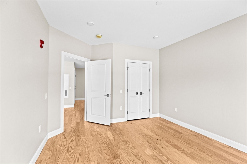 Milton, Massachusetts, 02186, United States, 2 Bedrooms Bedrooms, ,2 BathroomsBathrooms,Residential,For Sale,1907796