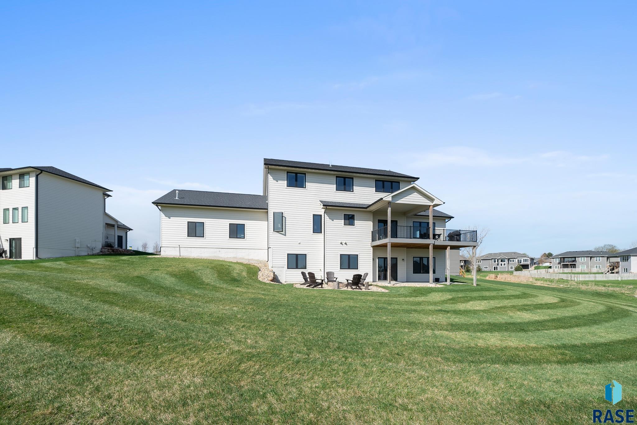 Sioux Falls, South Dakota, 57110, United States, 6 Bedrooms Bedrooms, ,4 BathroomsBathrooms,Residential,For Sale,1892157