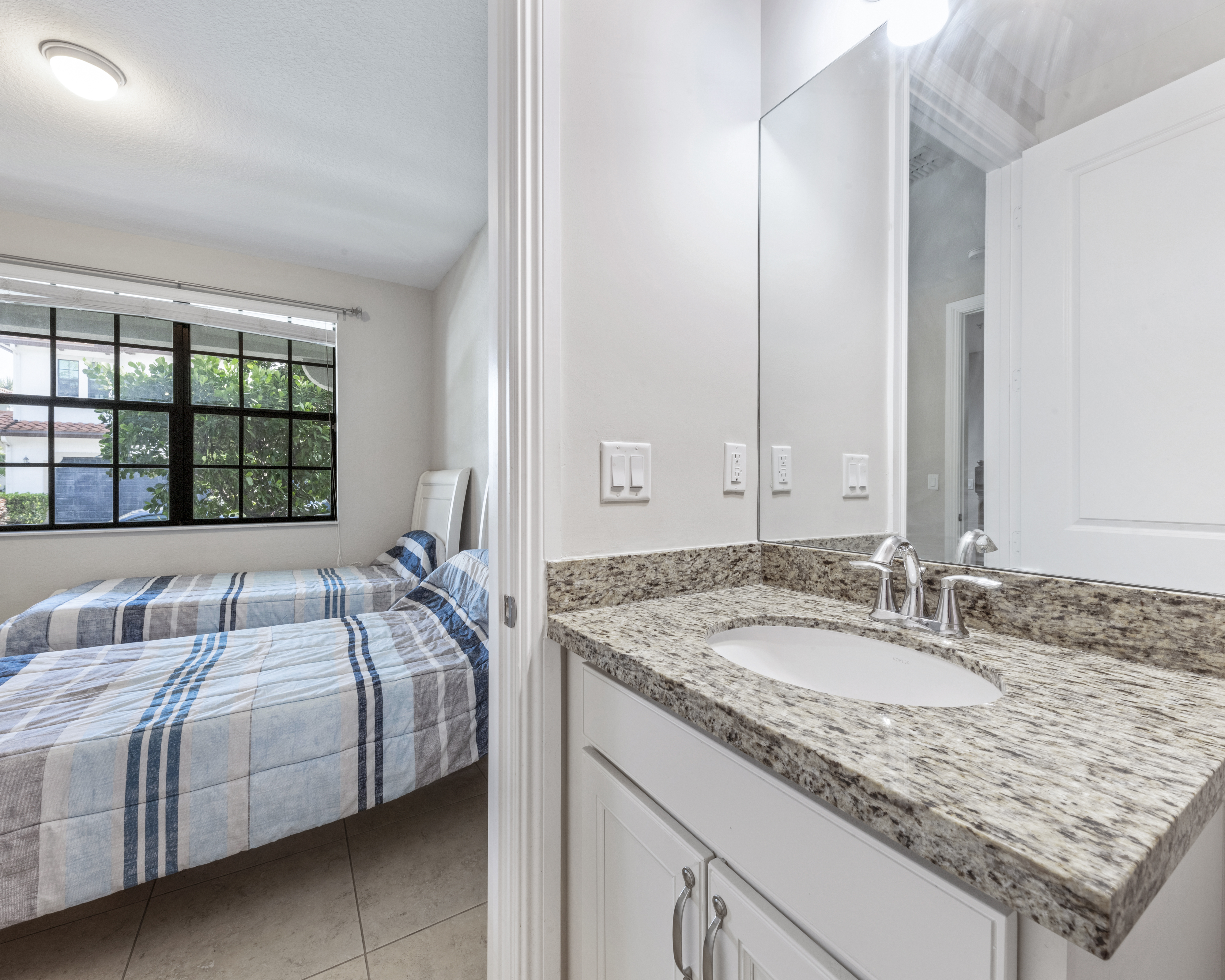  11348 SW 14th St, Pembroke Pines, FL, 33025 - 物件實景