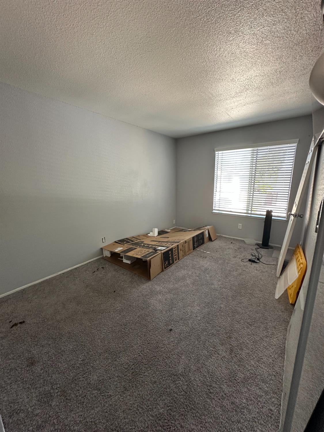 Sacramento, California, 95826, United States, 4 Bedrooms Bedrooms, ,3 BathroomsBathrooms,Residential,For Sale,1898799
