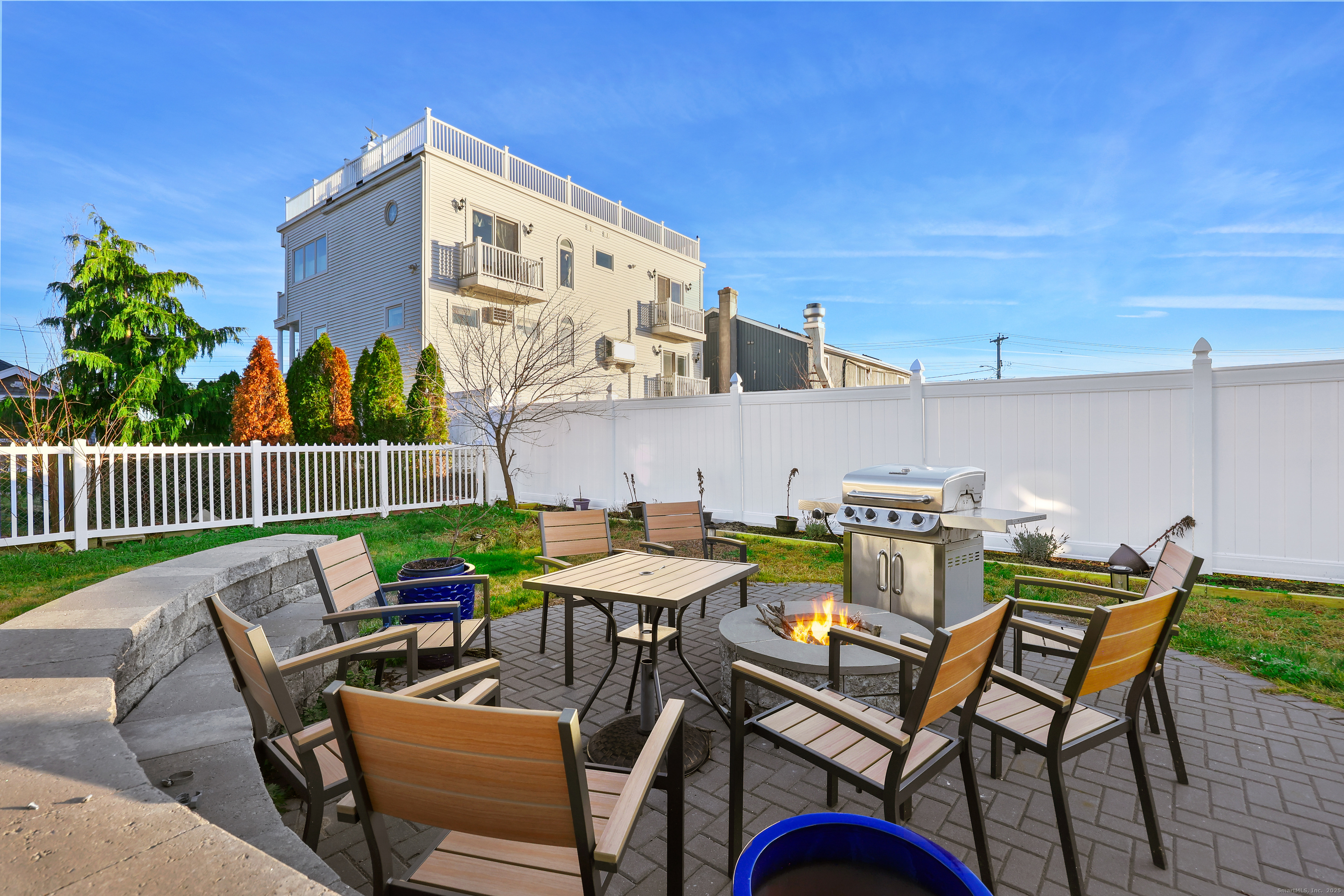 Stratford, Connecticut, 06615, United States, 4 Bedrooms Bedrooms, ,3 BathroomsBathrooms,Residential,For Sale,2003243