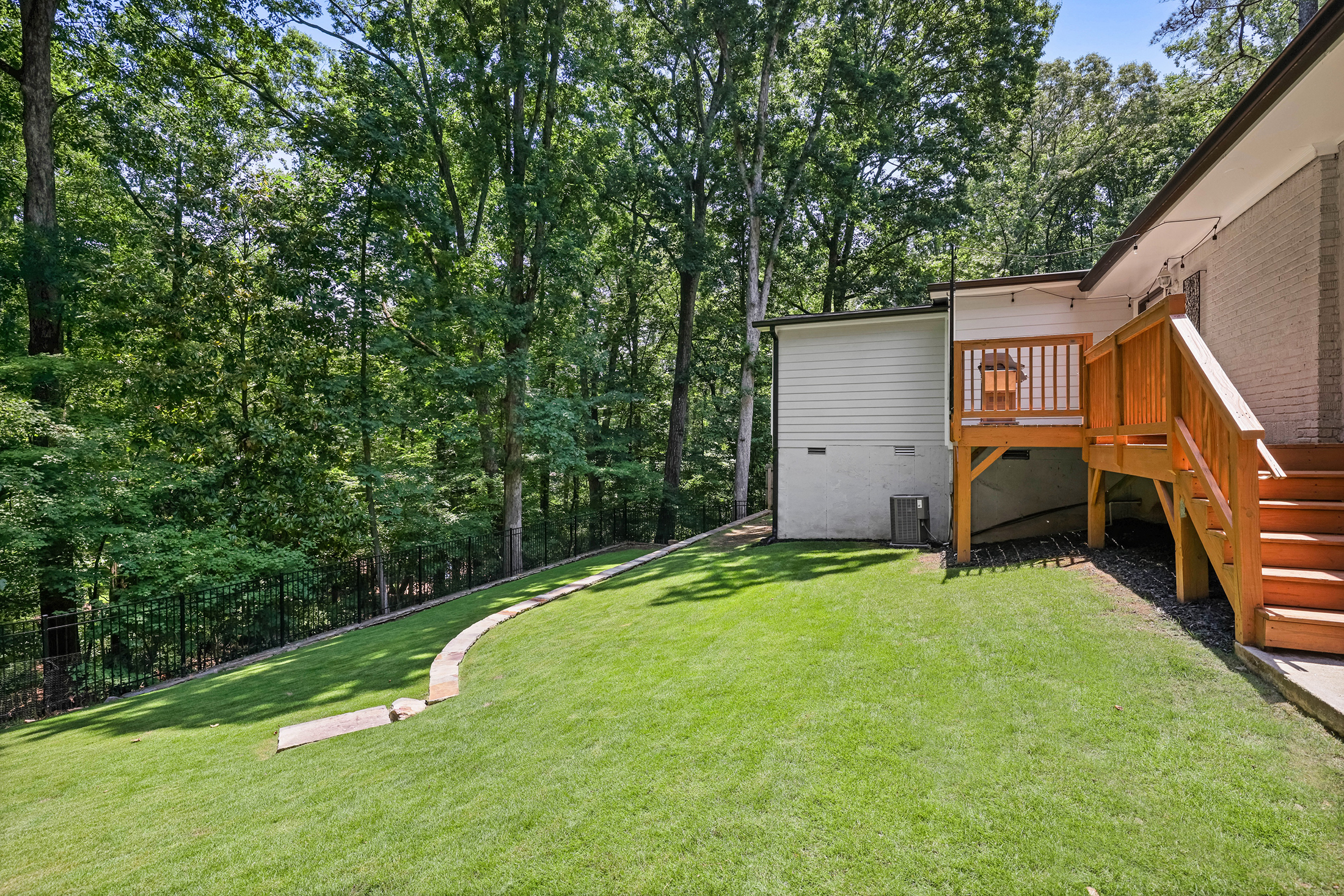  Charming Updated Ranch Home in Sought-after Clairmont Terrace Neighborhood - 物件實景