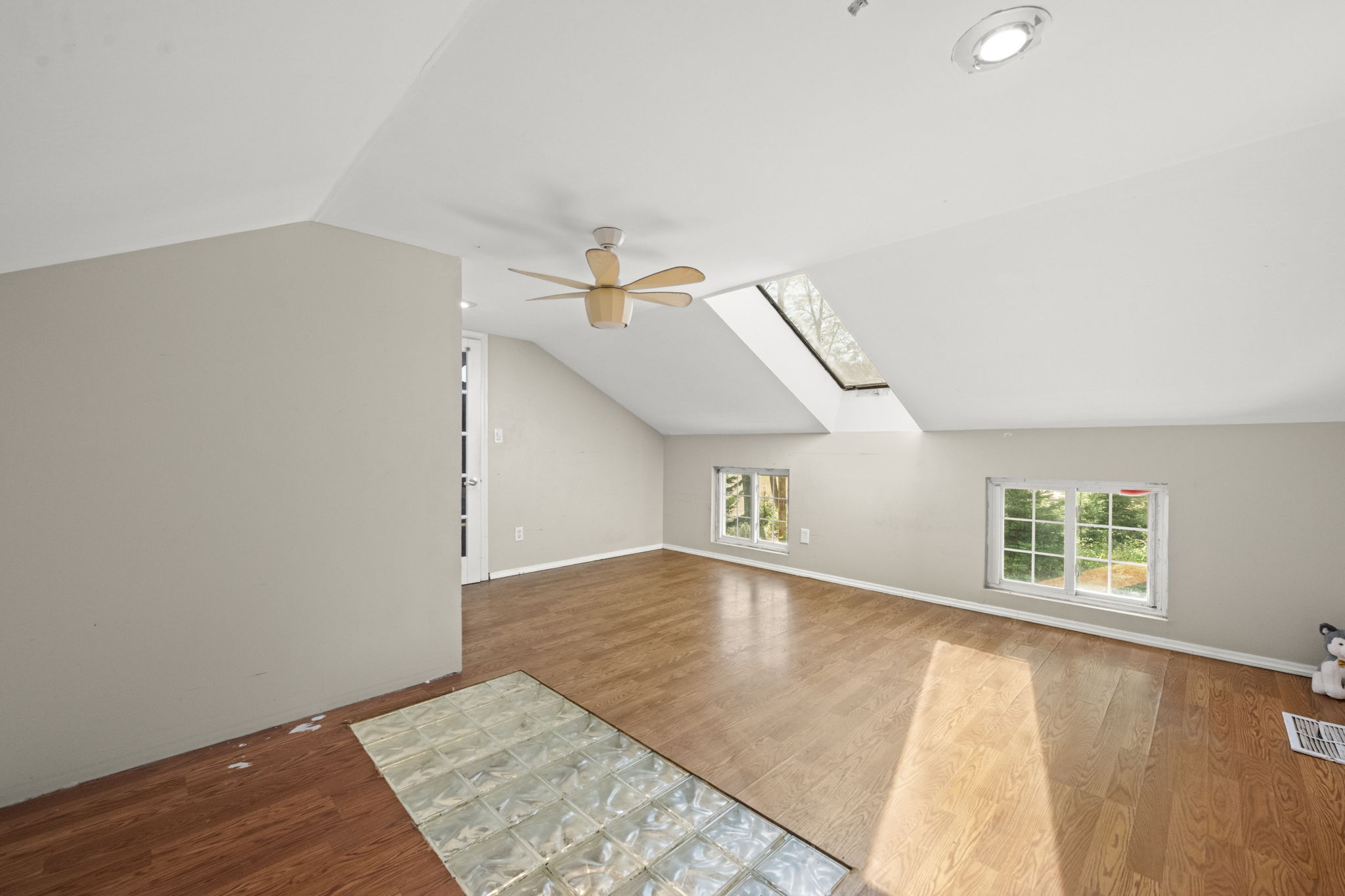 Rockaway Twp., New Jersey, 07849, United States, 9 Bedrooms Bedrooms, ,4 BathroomsBathrooms,Residential,For Sale,1976781