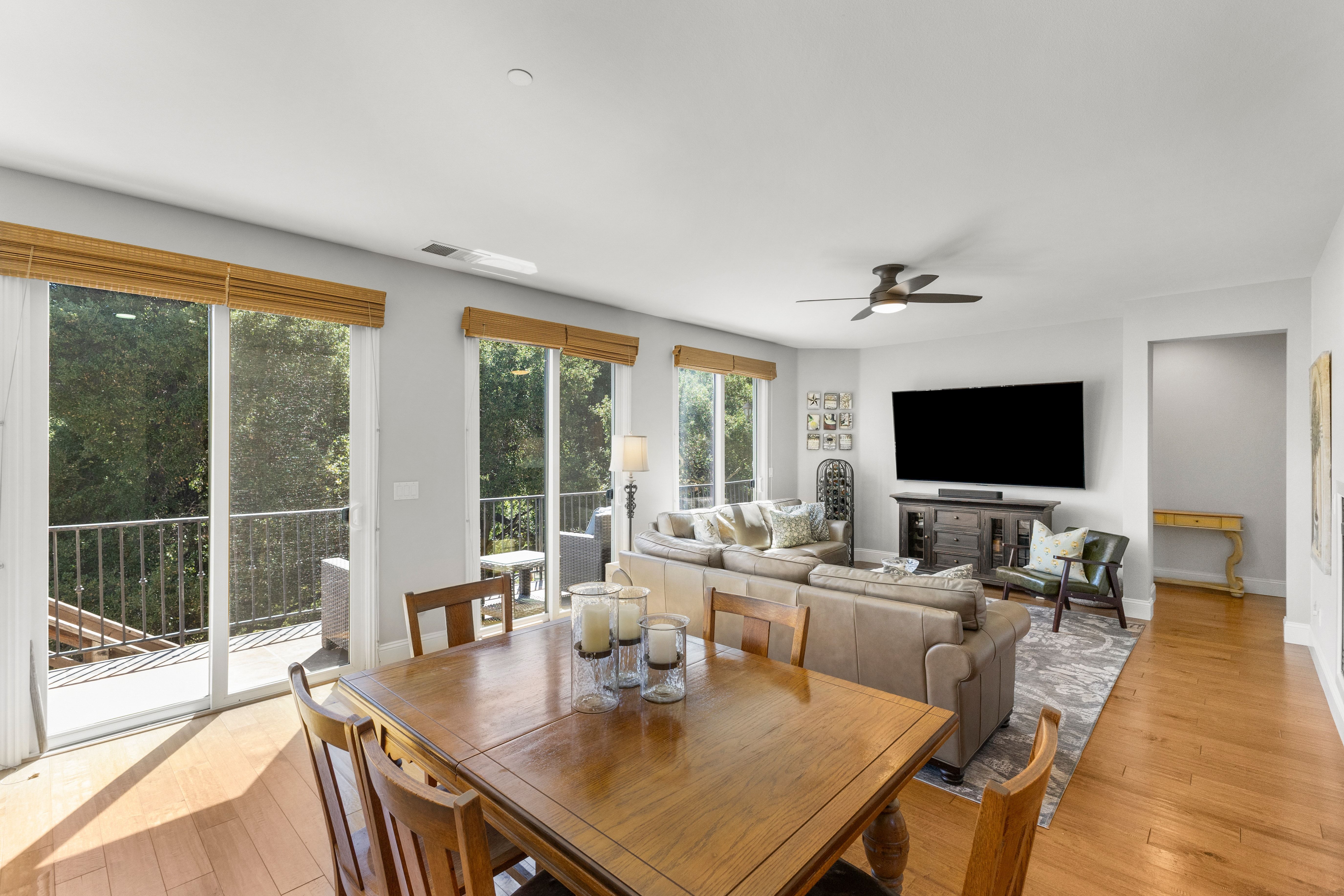  Custom Home on a Spectacular View Lot with Majestic Heritage Oak - 物件實景