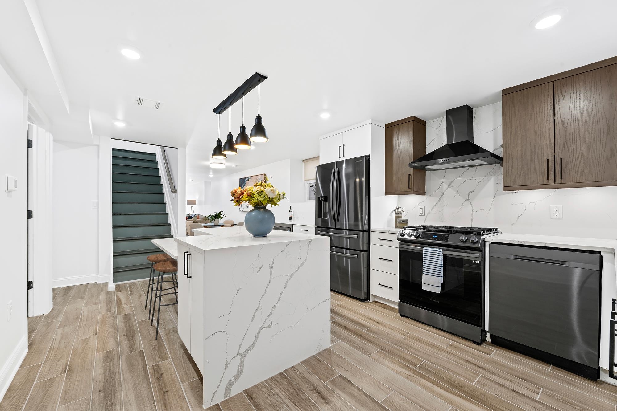 Jersey City, New Jersey, 07307, United States, 3 Bedrooms Bedrooms, ,3 BathroomsBathrooms,Residential,For Sale,1965094