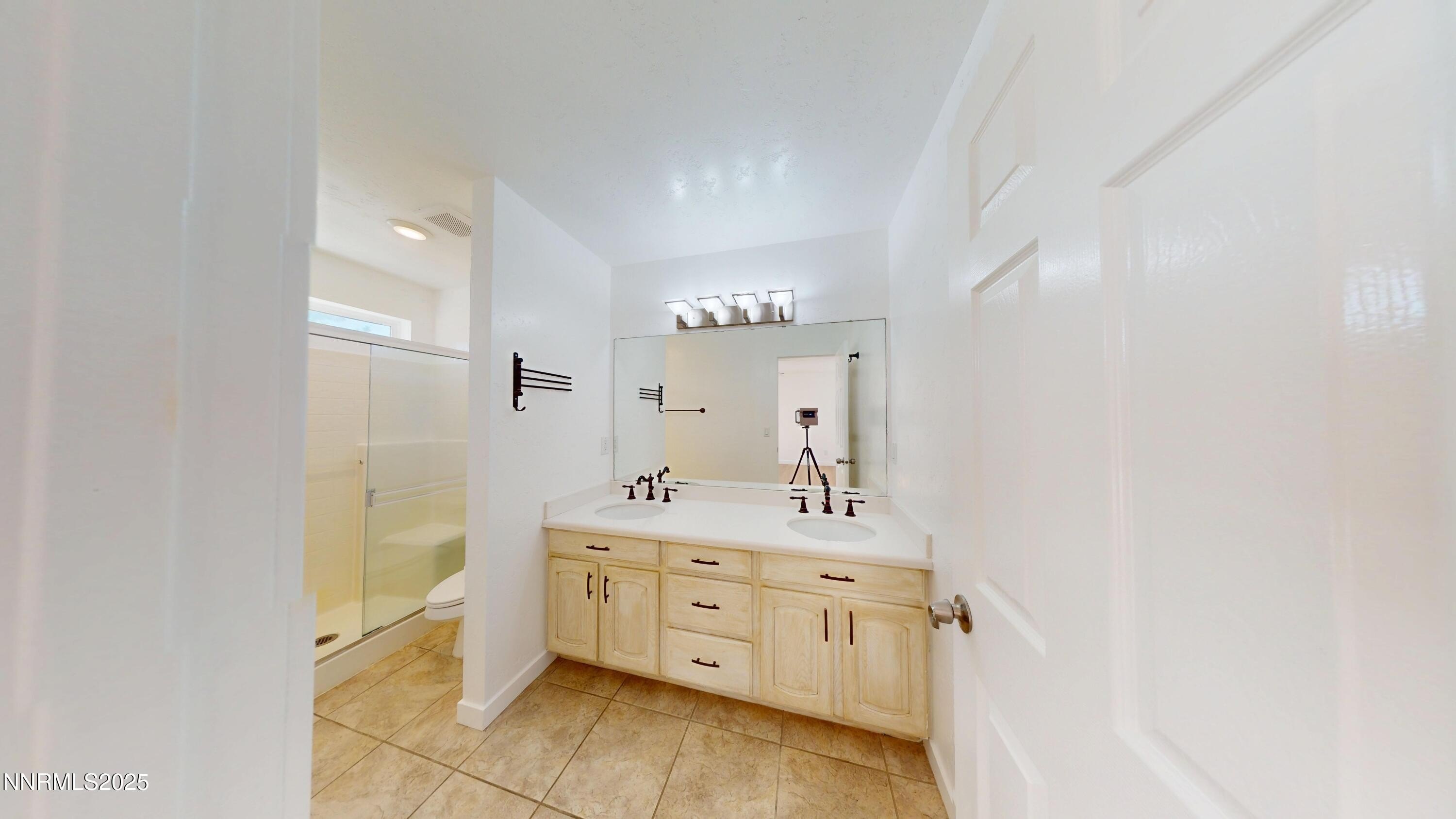 Winnemucca, Nevada, 89445, United States, 5 Bedrooms Bedrooms, ,3 BathroomsBathrooms,Residential,For Sale,1983317