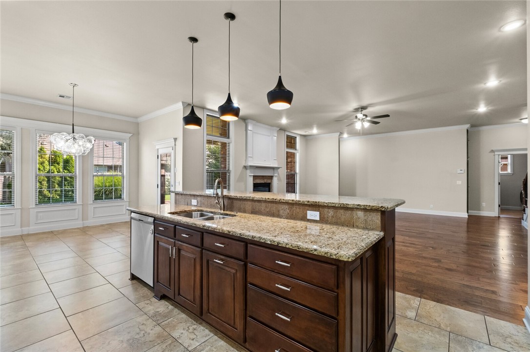 Rogers, Arkansas, 72758, United States, 5 Bedrooms Bedrooms, ,4 BathroomsBathrooms,Residential,For Sale,1882904