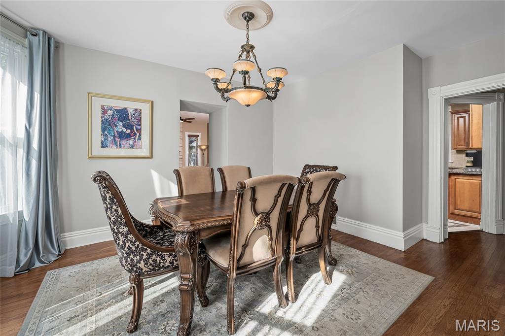 Kirkwood, Missouri, 63122, United States, 4 Bedrooms Bedrooms, ,4 BathroomsBathrooms,Residential,For Sale,1986224