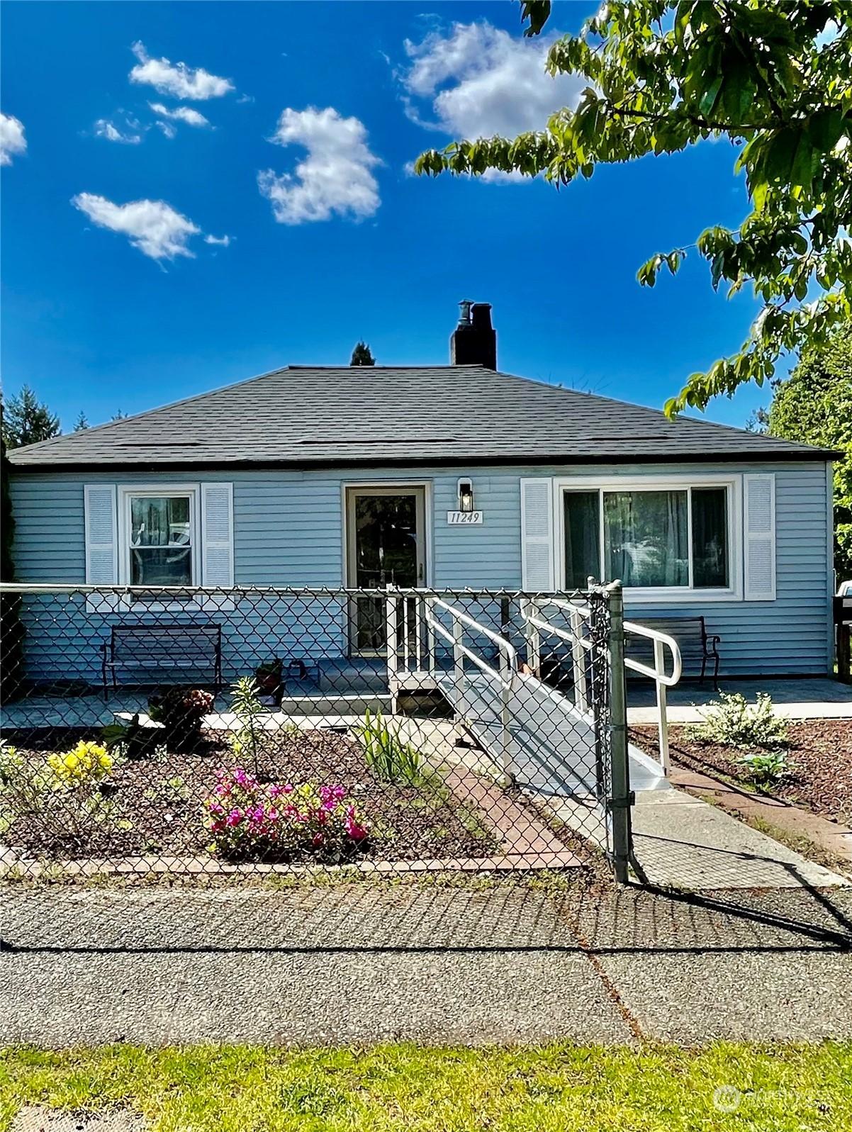 SEATTLE, Washington, 98178, United States, 2 Bedrooms Bedrooms, ,2 BathroomsBathrooms,Residential,For Sale,1940948