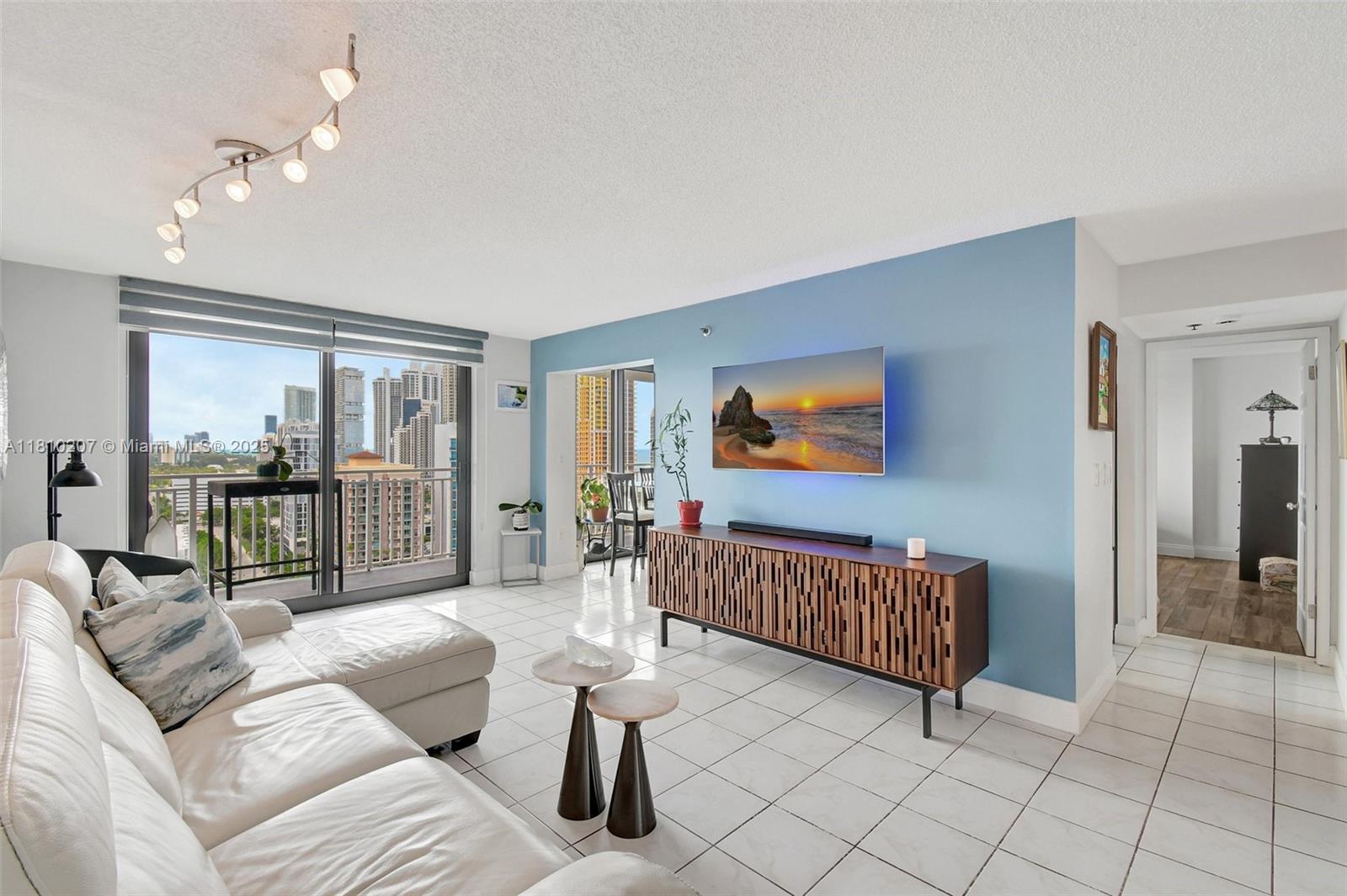 Sunny Isles Beach, Florida, 33160, United States, 2 Bedrooms Bedrooms, ,2 BathroomsBathrooms,Residential,For Sale,1837266