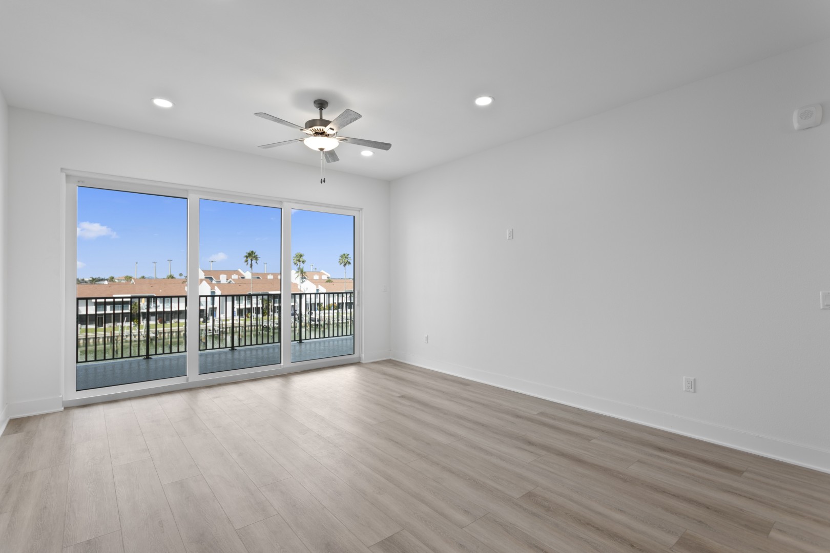 Madeira Beach, Florida, 33708, United States, 3 Bedrooms Bedrooms, ,3 BathroomsBathrooms,Residential,For Sale,1854294