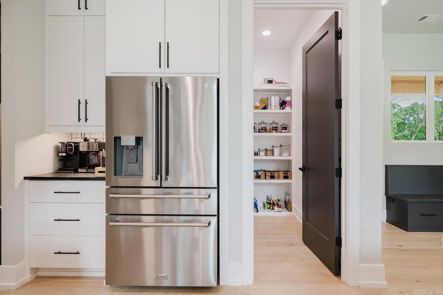 Benton, Arkansas, 72019, United States, 5 Bedrooms Bedrooms, ,3 BathroomsBathrooms,Residential,For Sale,1977708