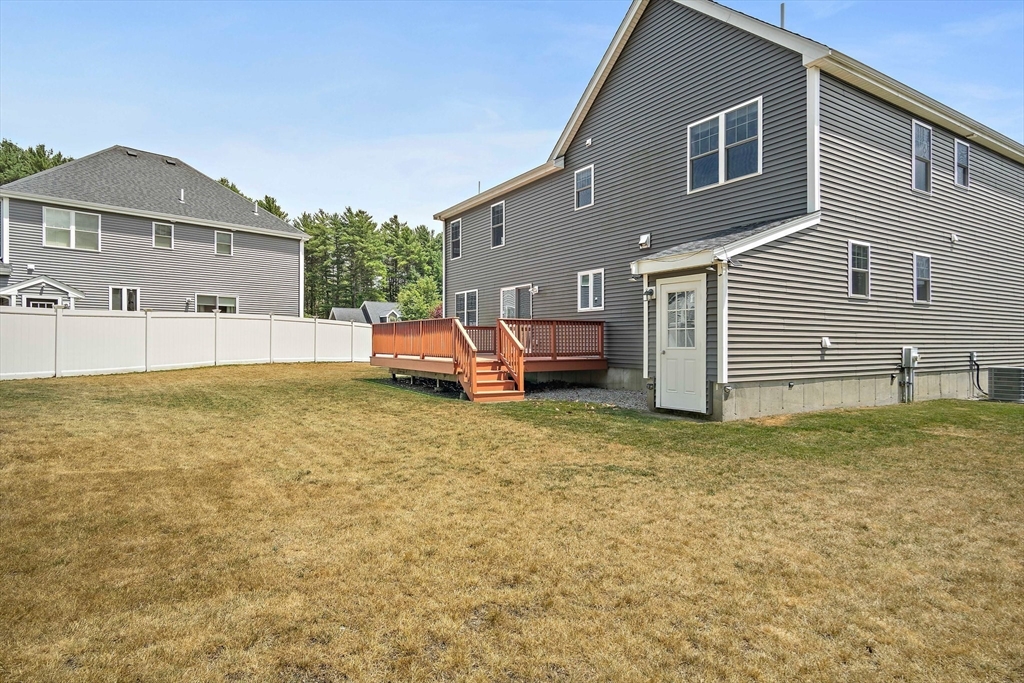 Rockland, Massachusetts, 02370, United States, 4 Bedrooms Bedrooms, ,3 BathroomsBathrooms,Residential,For Sale,1898711