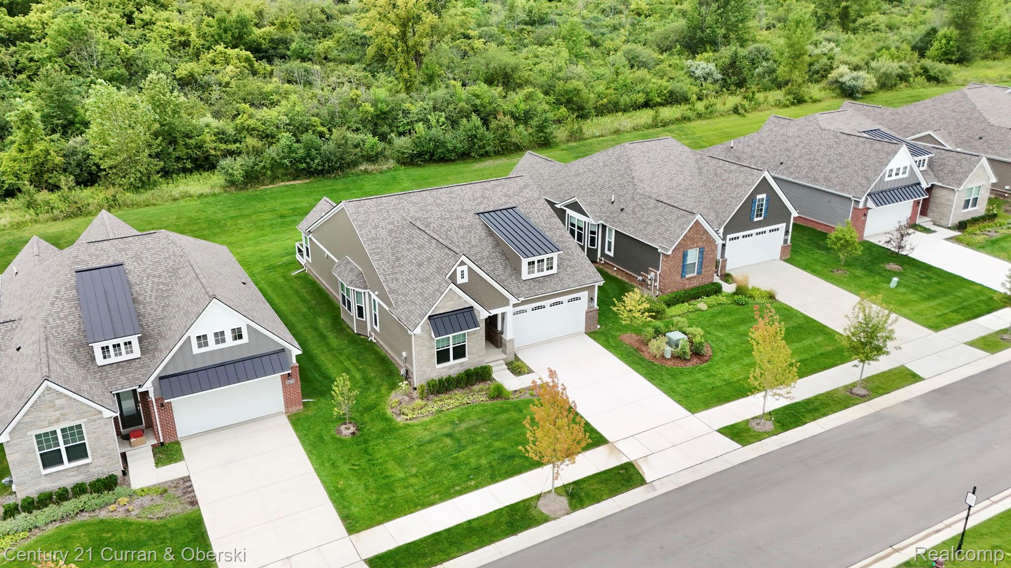 Northville, Michigan, 48168, United States, 2 Bedrooms Bedrooms, ,2 BathroomsBathrooms,Residential,For Sale,1983973