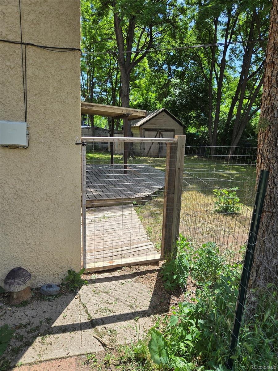 Lakewood, Colorado, 80215, United States, 4 Bedrooms Bedrooms, ,2 BathroomsBathrooms,Residential,For Sale,1875138