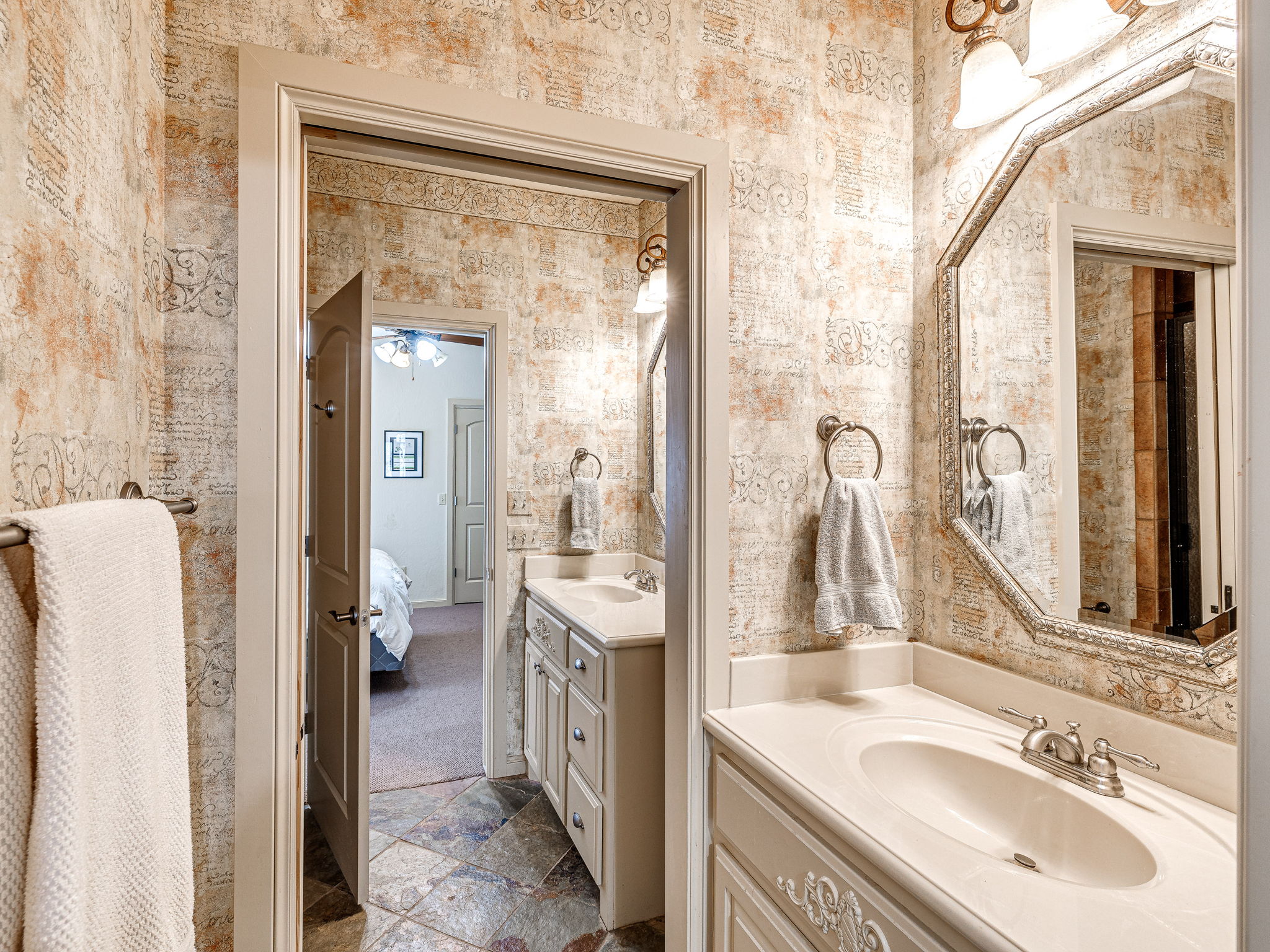 Edmond, Oklahoma, 73003, United States, 3 Bedrooms Bedrooms, ,3 BathroomsBathrooms,Residential,For Sale,1907652