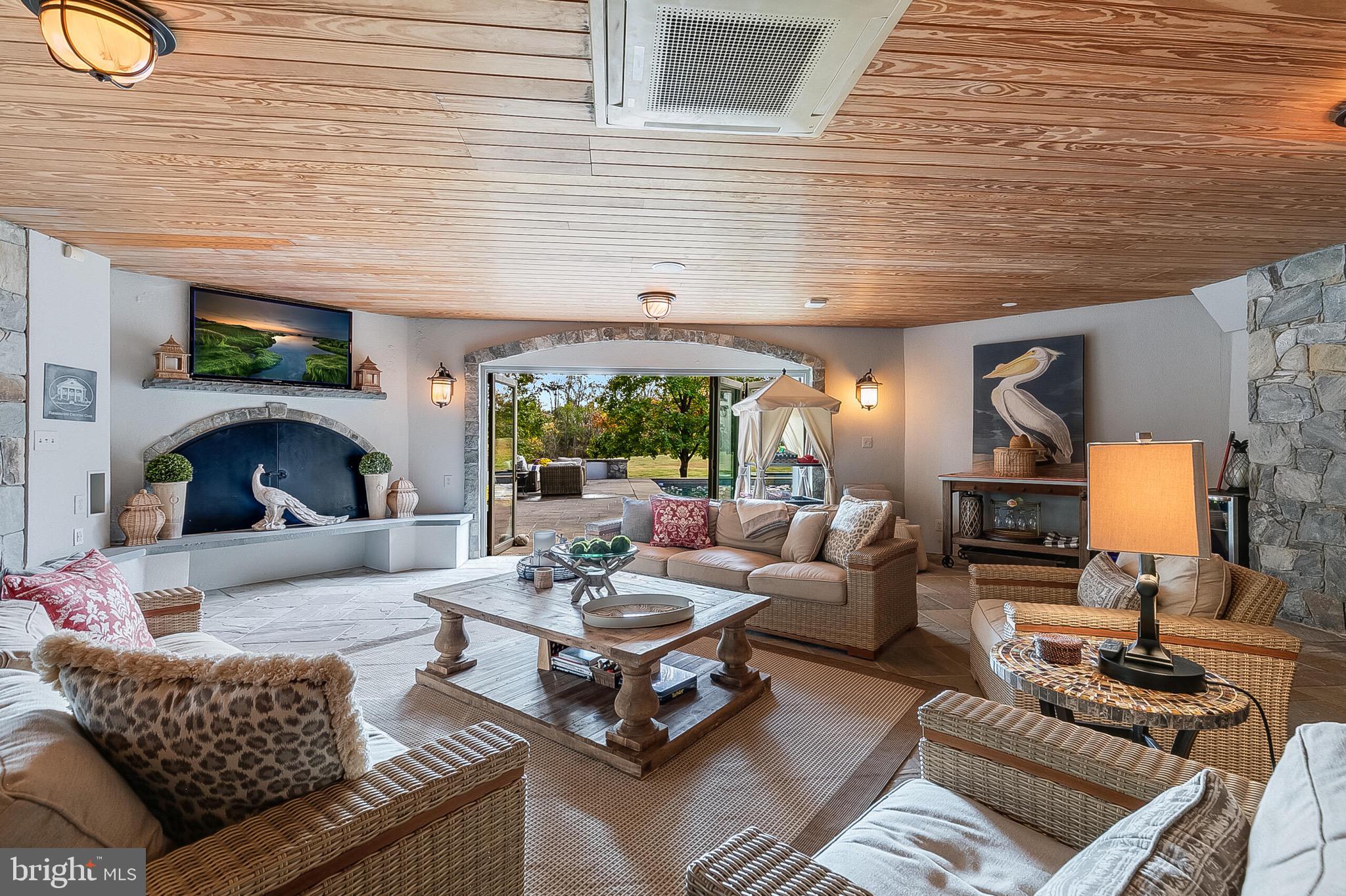 Aldie, Virginia, 20105, United States, 5 Bedrooms Bedrooms, ,7 BathroomsBathrooms,Residential,For Sale,1980828