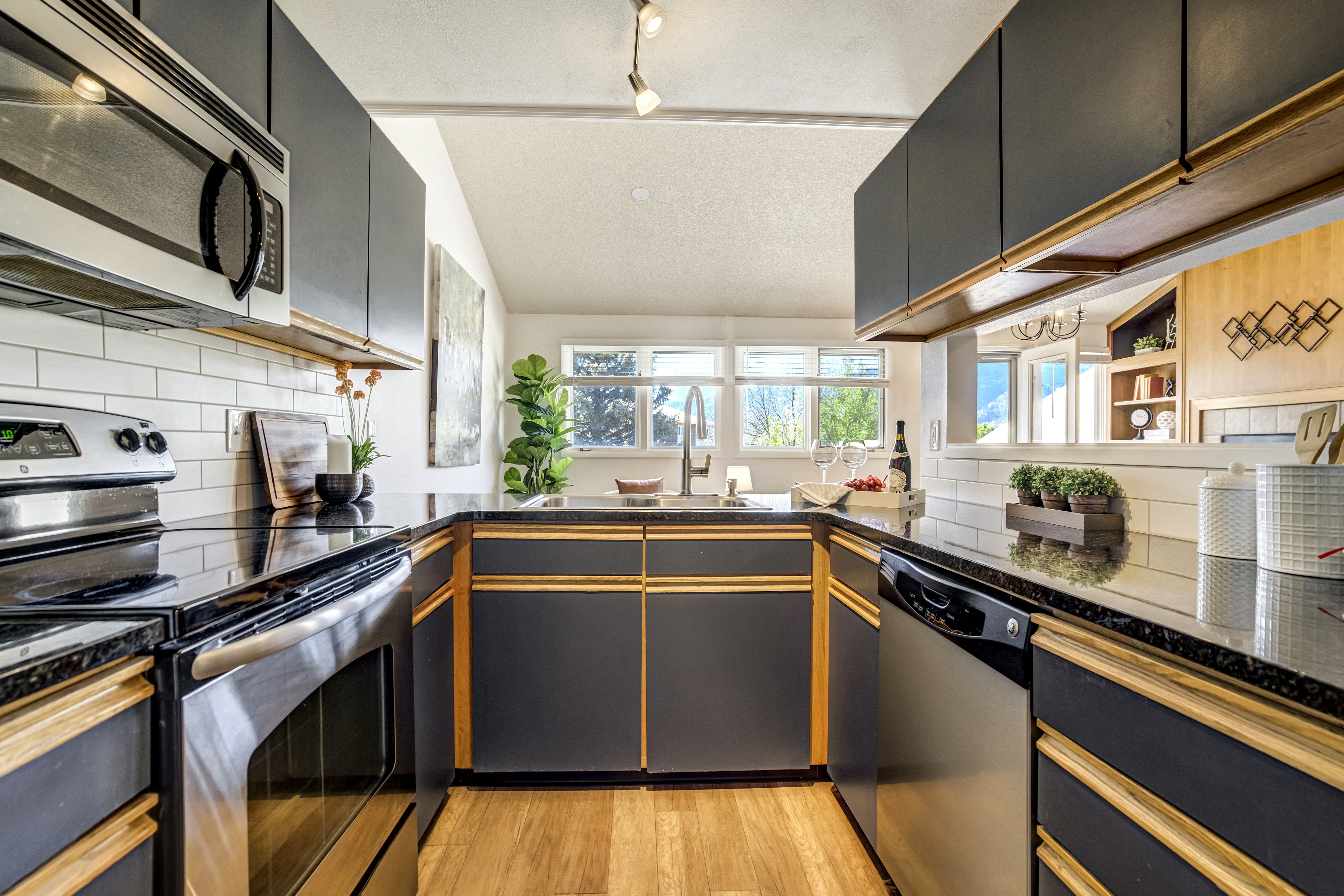  Elevated Westside Style in This Beautifully Refreshed Promontory Point Condo - 物件實景