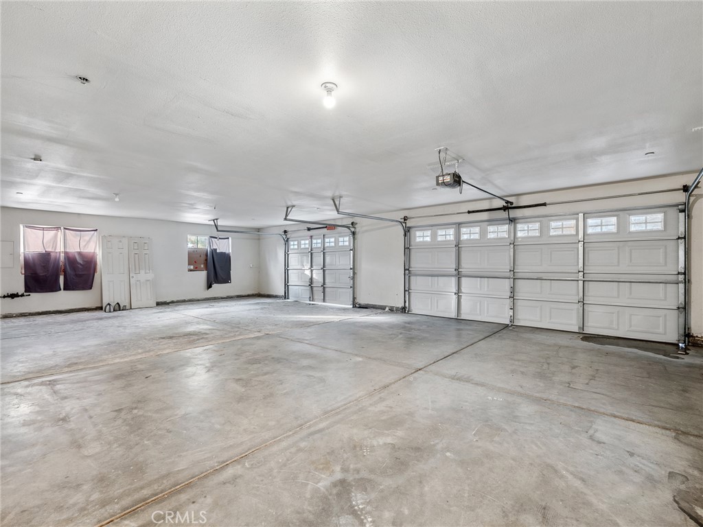 Hesperia, California, 92344, United States, 5 Bedrooms Bedrooms, ,3 BathroomsBathrooms,Residential,For Sale,1996826