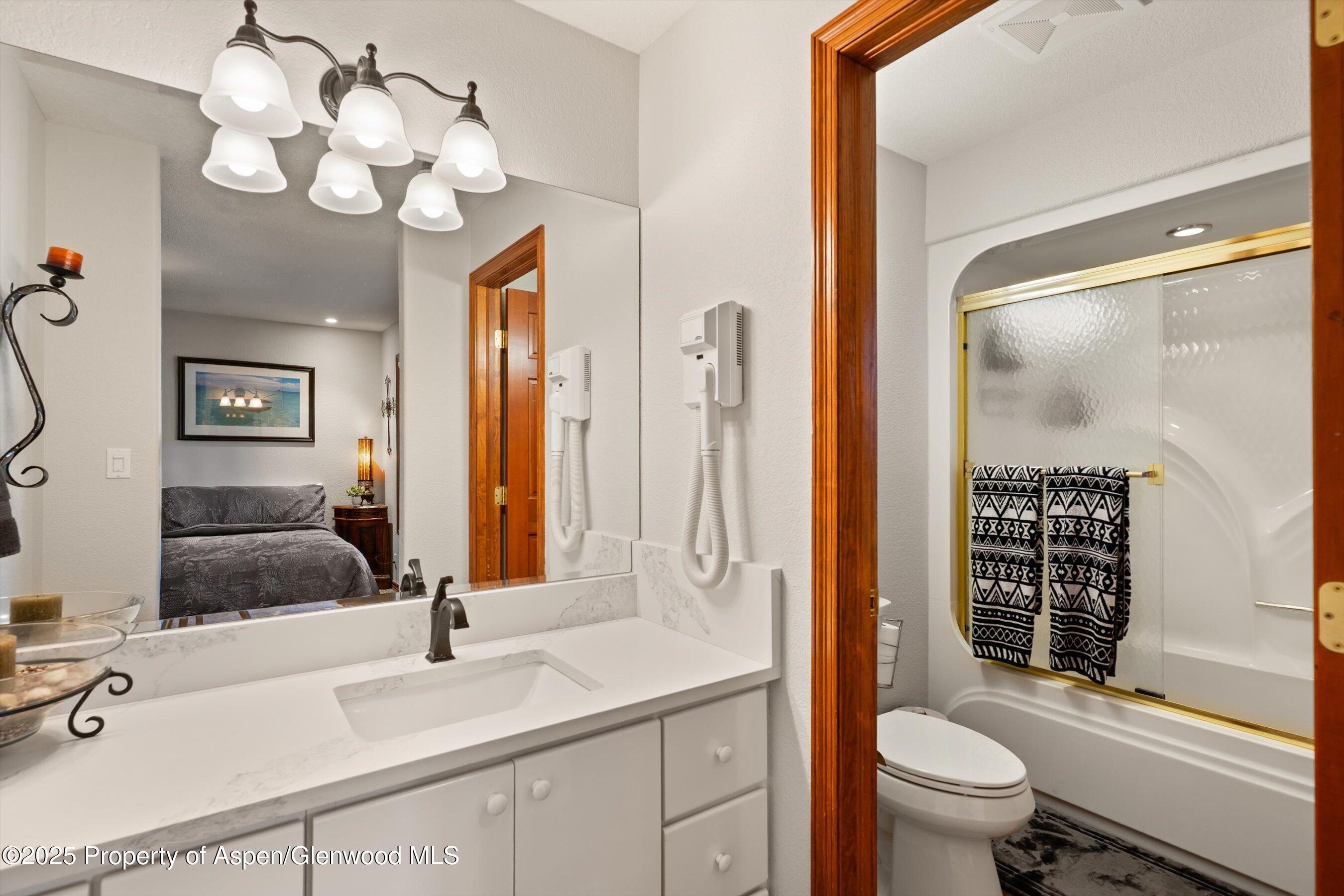 Glenwood Springs, Colorado, 81601, United States, 4 Bedrooms Bedrooms, ,5 BathroomsBathrooms,Residential,For Sale,1804908