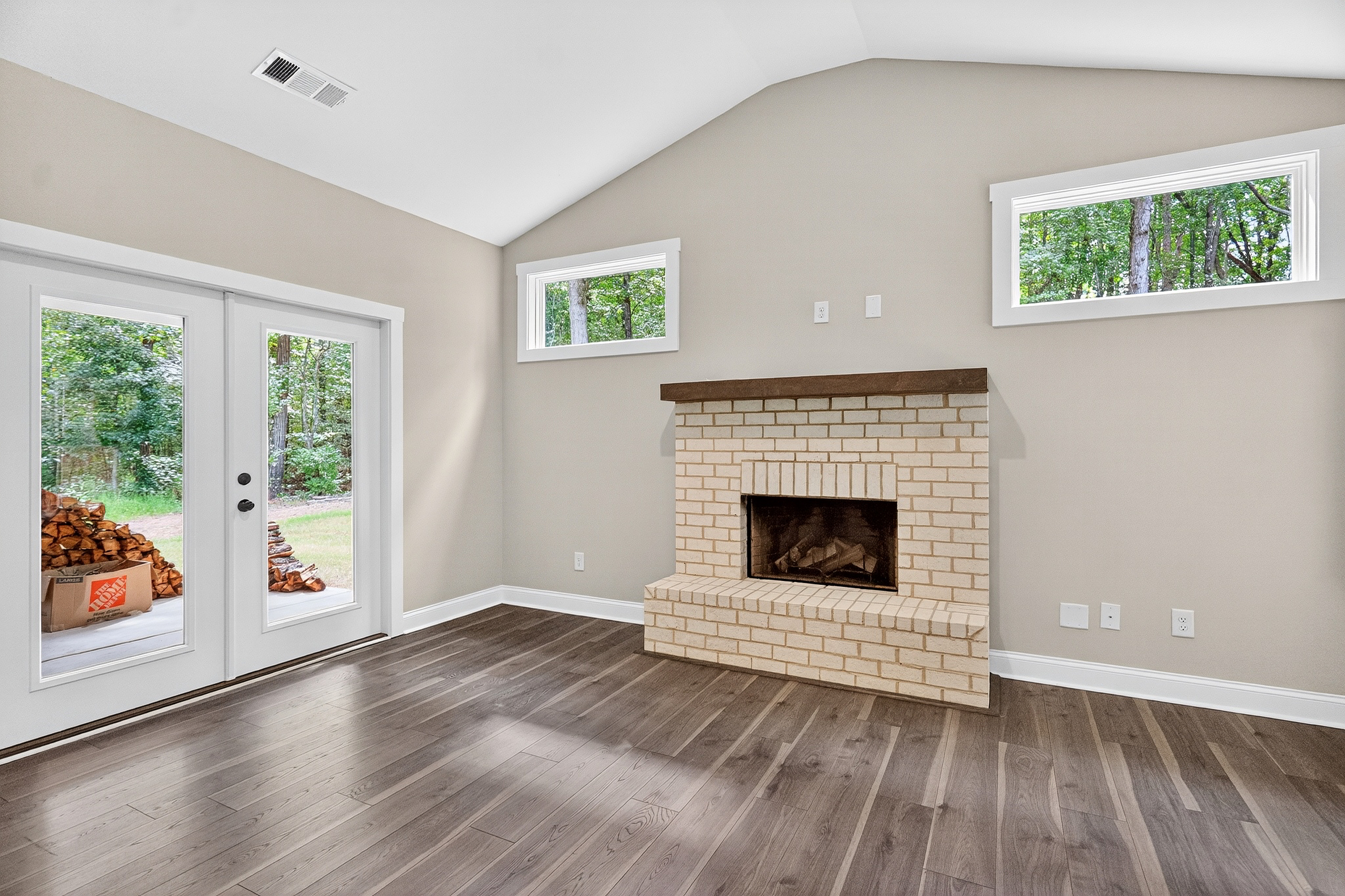 Moreland, Georgia, 30259, United States, 4 Bedrooms Bedrooms, ,3 BathroomsBathrooms,Residential,For Sale,1951198