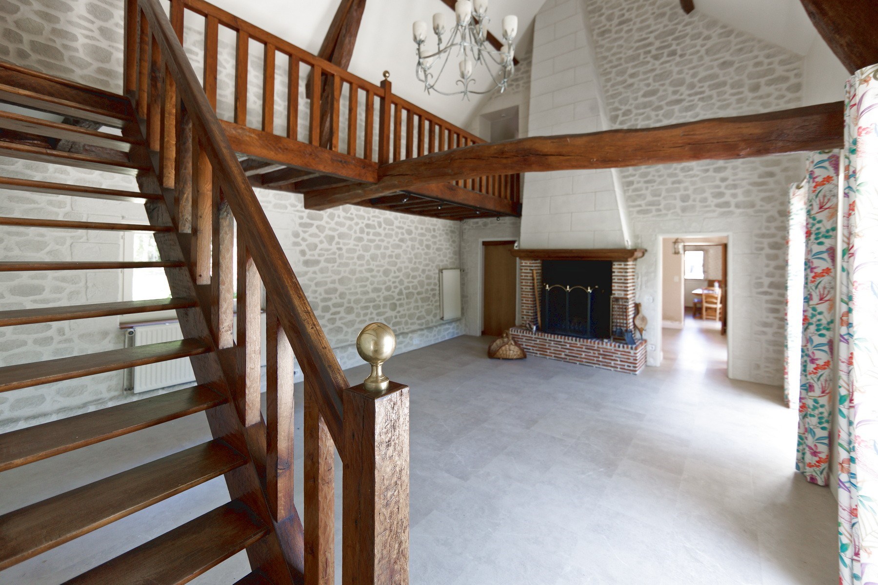  Charming 220 sqm countryhouse  5 bedrooms  pool  8,000 sqm pond  3.5 ha lan… - 物件實景