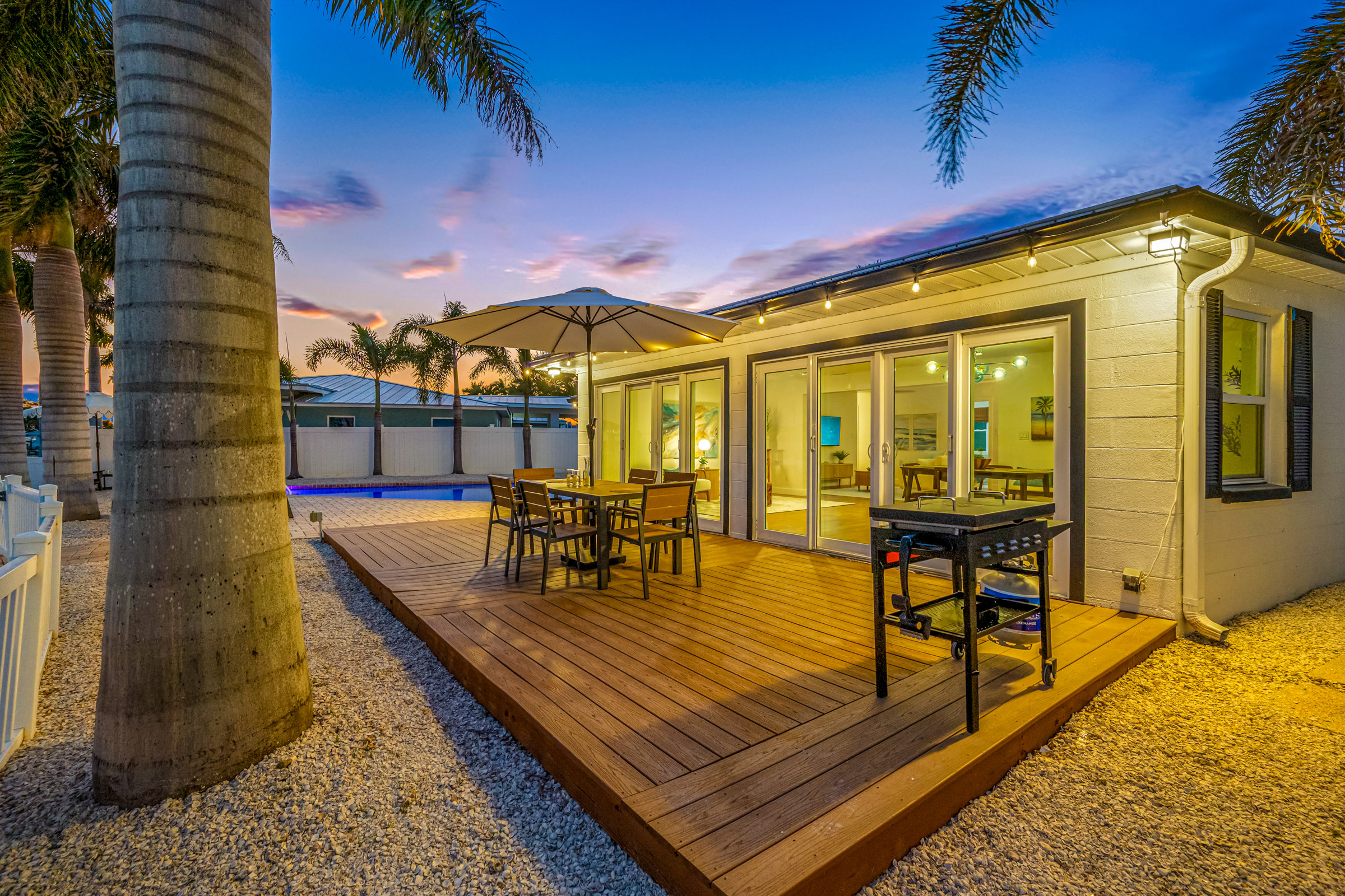 St Petersburg, Florida, 33707, United States, 3 Bedrooms Bedrooms, ,2 BathroomsBathrooms,Residential,For Sale,2034838