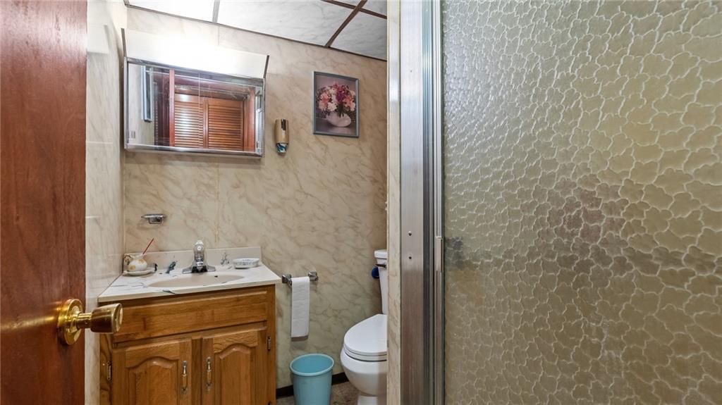 Barrington, Rhode Island, 02806, United States, 3 Bedrooms Bedrooms, ,3 BathroomsBathrooms,Residential,For Sale,2012853