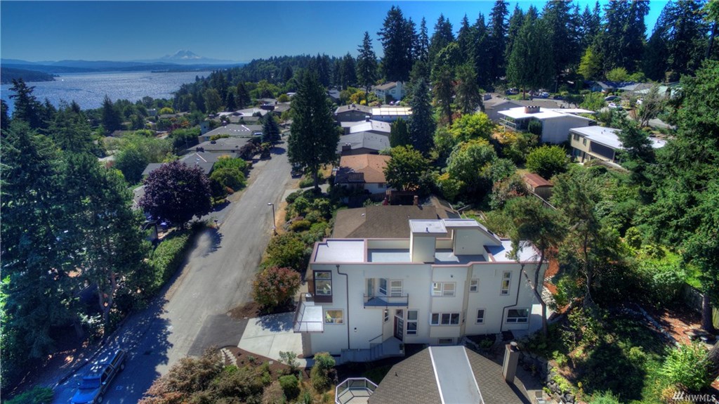 16001 36th Ave NE, Lake Forest Park, Washington, 98155, United States, 2 Bedrooms Bedrooms, ,4 BathroomsBathrooms,Residential,For Sale,16001 36th Ave NE,1621421