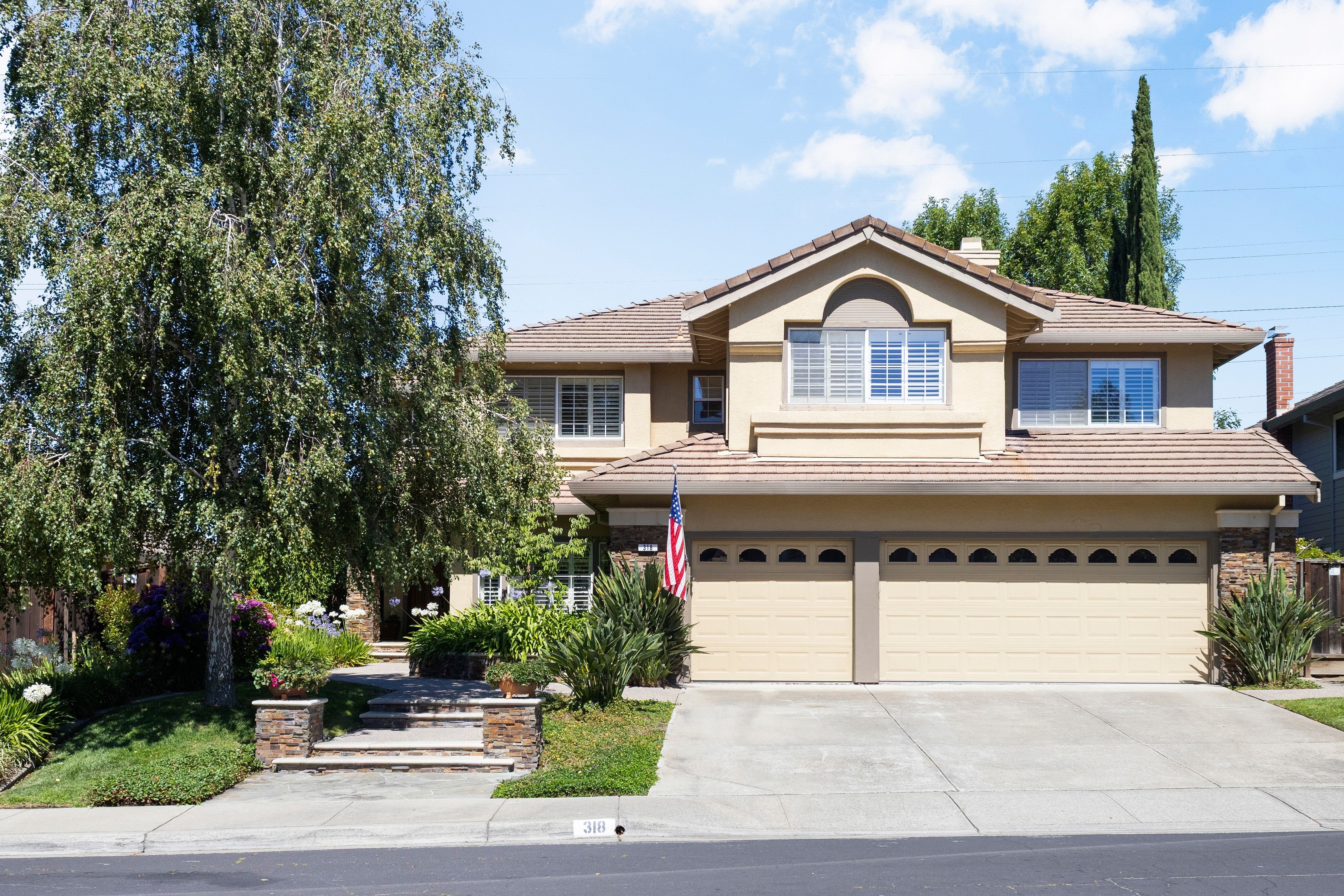  Award-Winning Curb Appeal with Spectacular Sunset Views - 物件實景