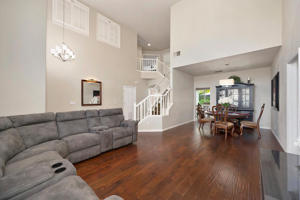 Roseville, California, 95747, United States, 6 Bedrooms Bedrooms, ,4 BathroomsBathrooms,Residential,For Sale,1940337