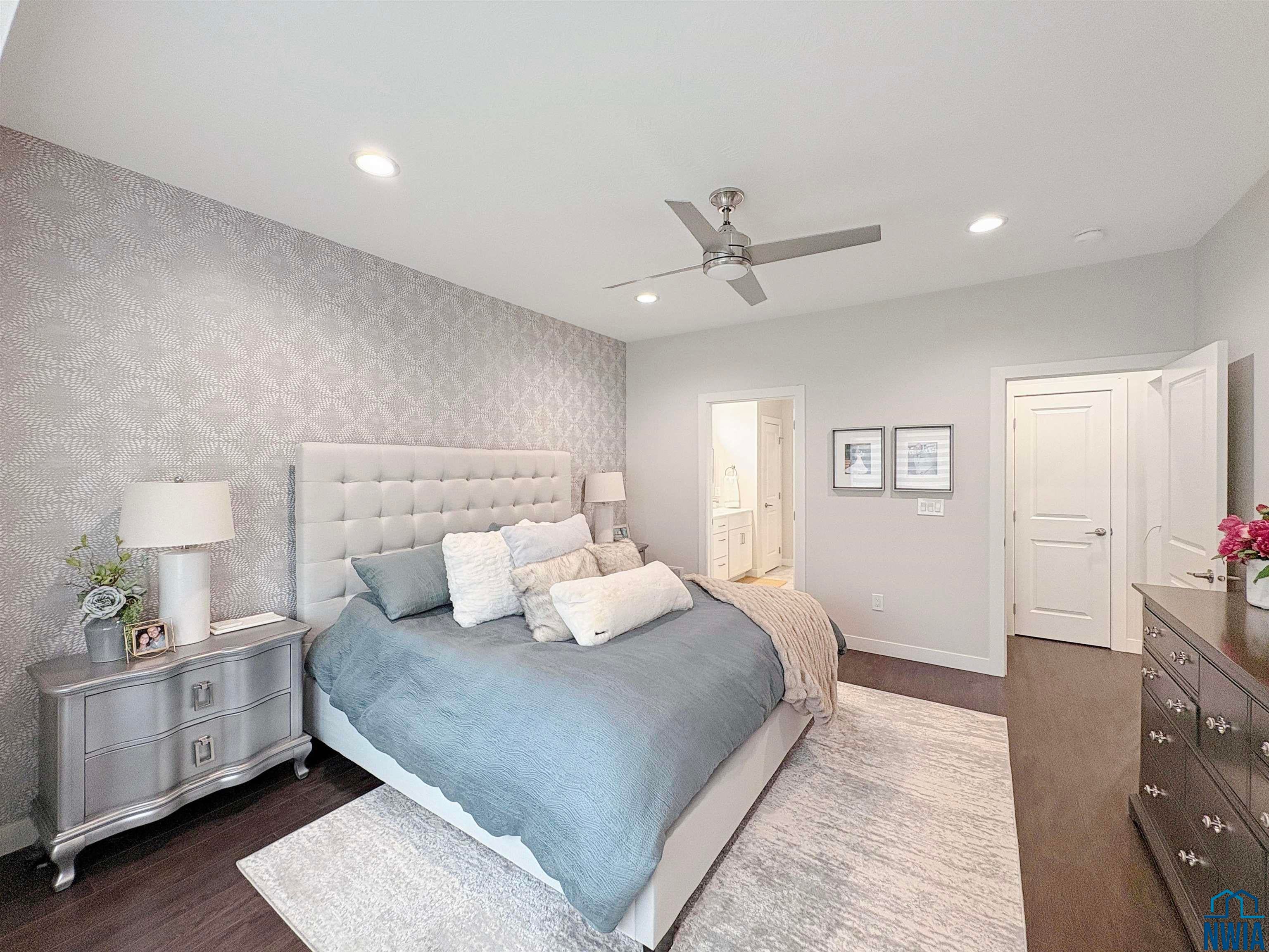 Hinton, Iowa, 51024, United States, 4 Bedrooms Bedrooms, ,3 BathroomsBathrooms,Residential,For Sale,1983377