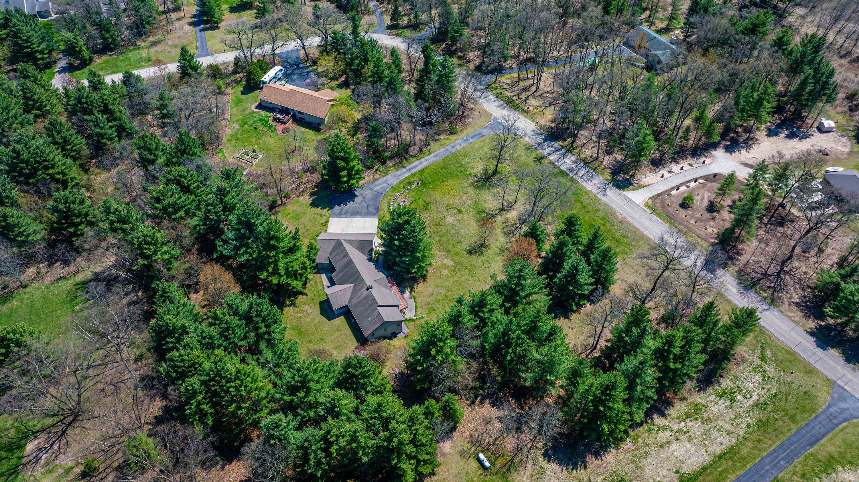 Spring Green, Wisconsin, 53588, United States, 4 Bedrooms Bedrooms, ,4 BathroomsBathrooms,Residential,For Sale,2040175