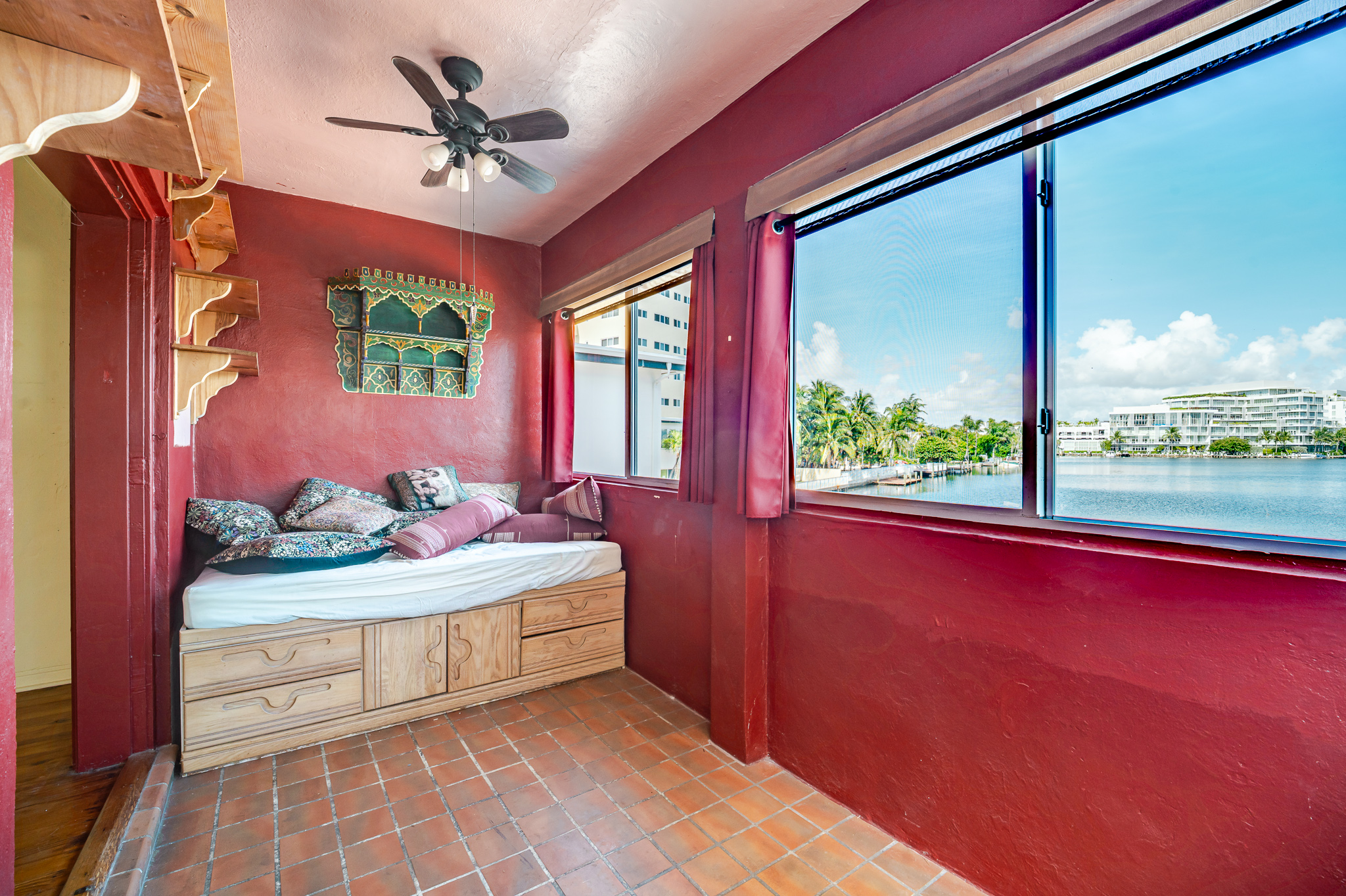  4730 Pine Tree Dr, Miami Beach, FL, 33140 - 物件實景