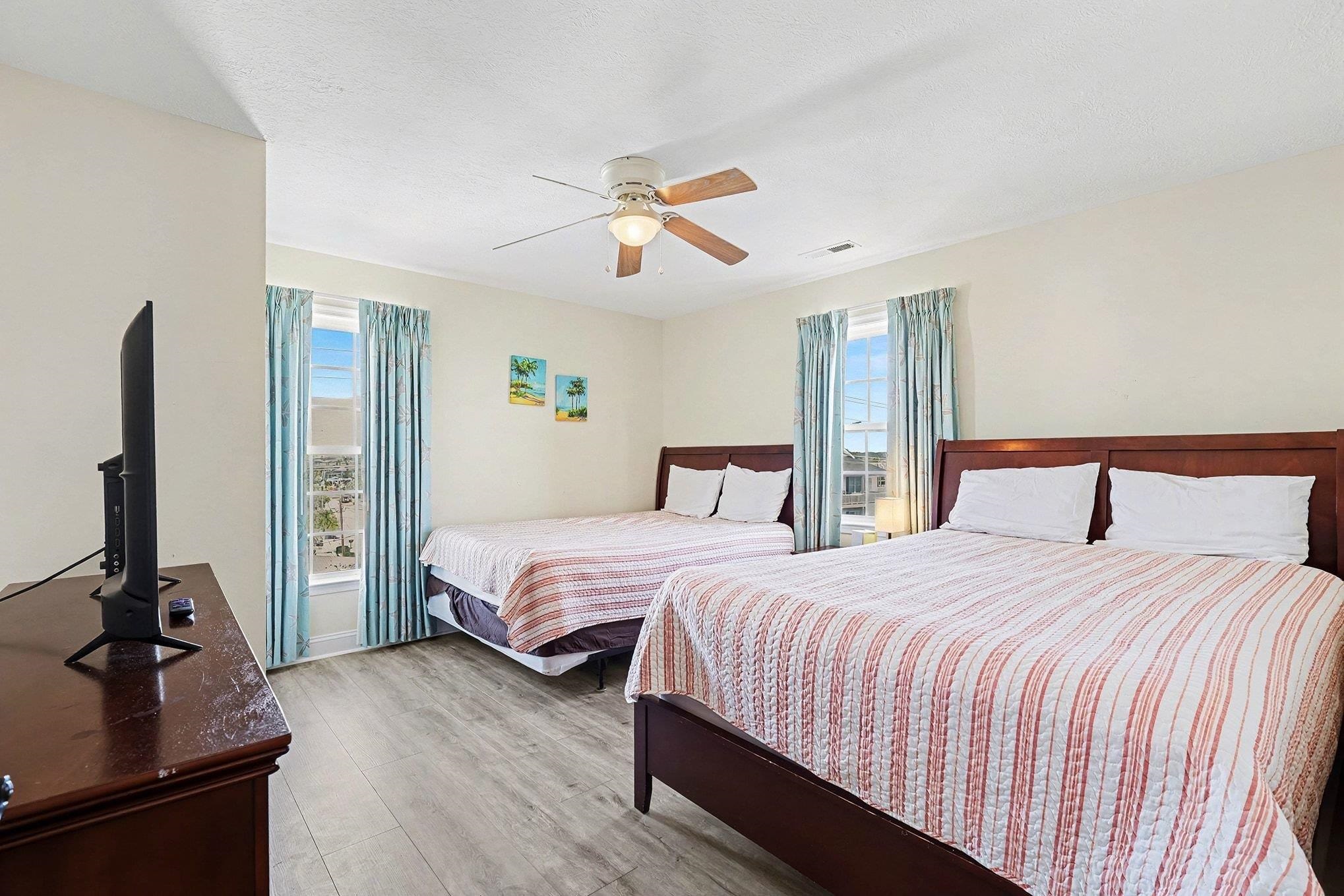 North Myrtle Beach, South Carolina, 29582, United States, 8 Bedrooms Bedrooms, ,7 BathroomsBathrooms,Residential,For Sale,2049472